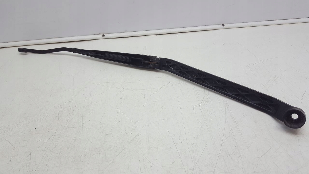 wiper arm right Mitsubishi Outlander and