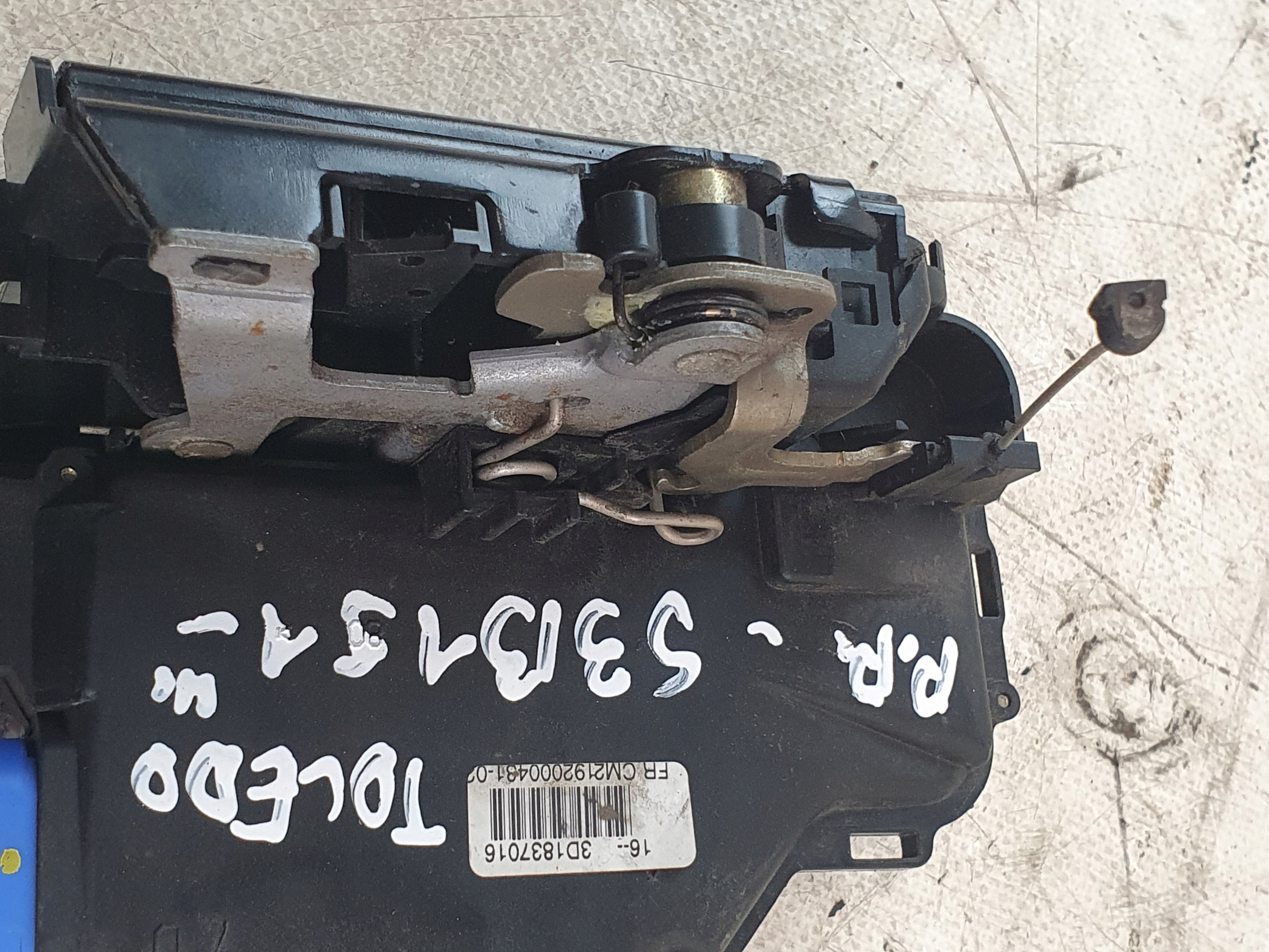 lock door right front OE 3D1837016 SEAT TOLEDO III 05r.
