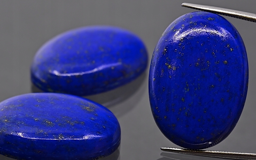 Lapis lazuli A kabošon ovál 25x18 mm