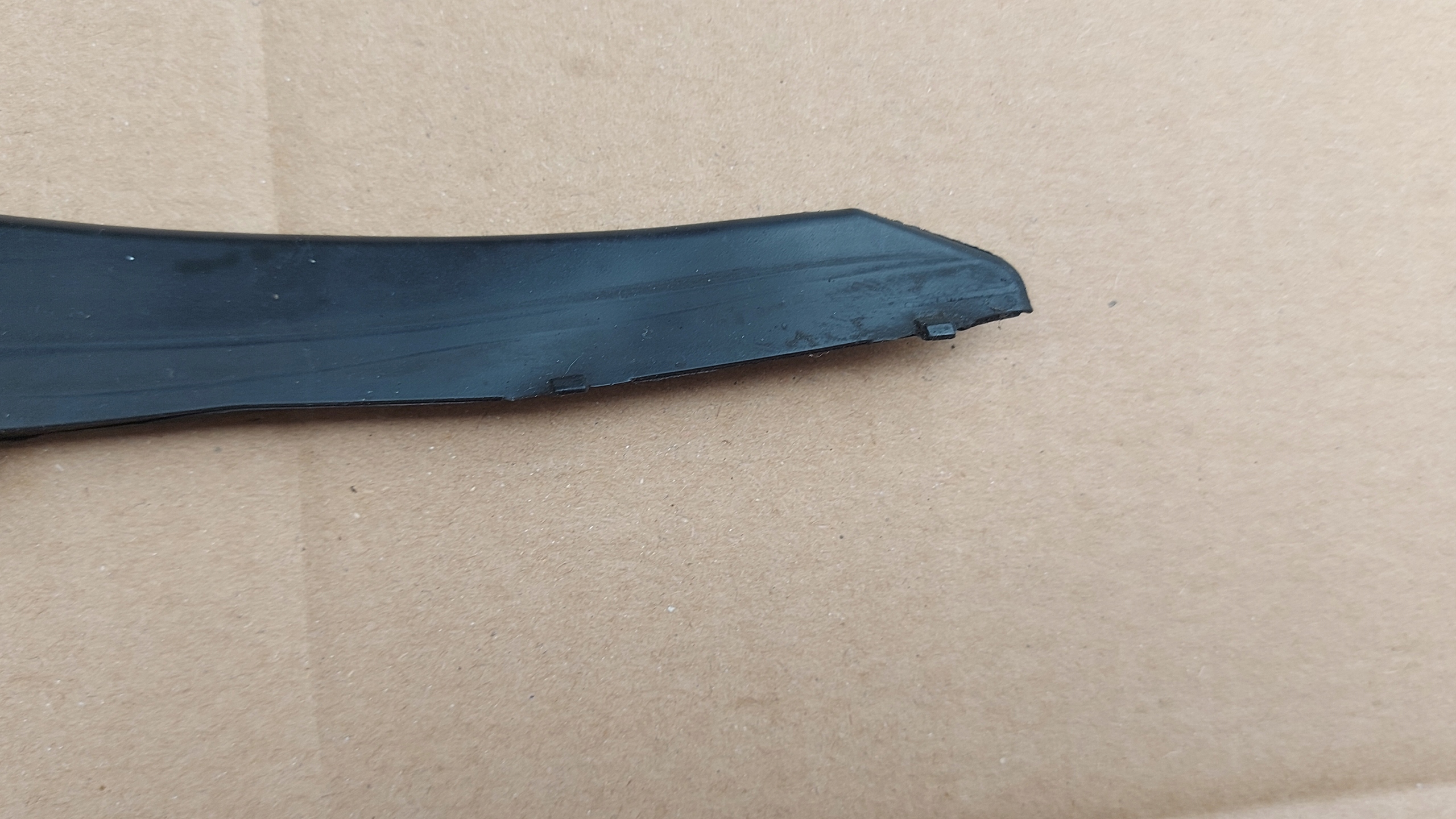 spoiler under the window left TOYOTA COROLLA VERSO 04-09