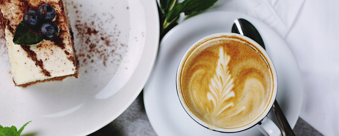 SERWIS Komplet HERBACIANO KAWOWY NA 6 OS 23 el KAWA HERBATA BIAŁA PORCELANA Liczba elementów w zestawie 23