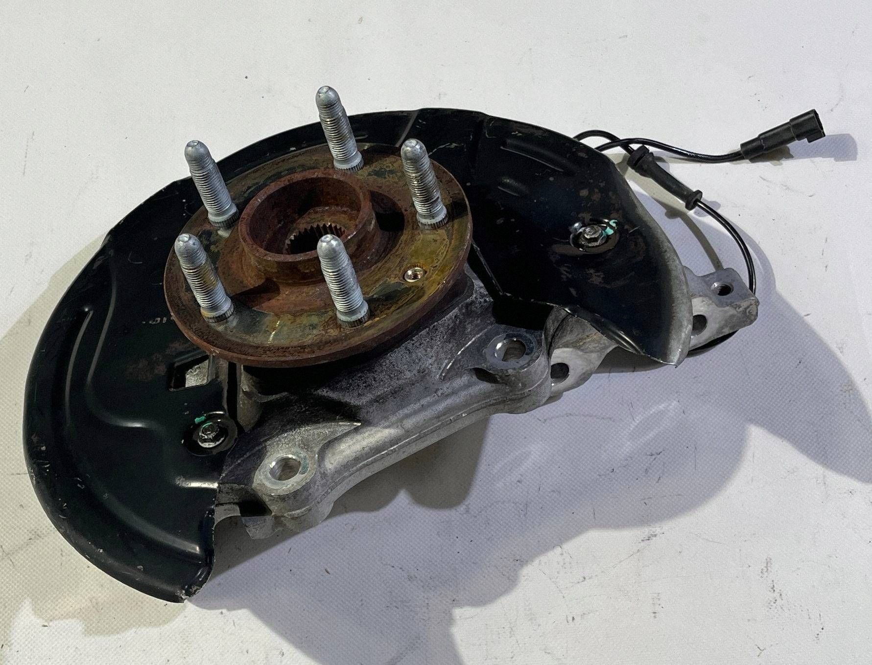 swing front left left front of the pivot Chevrolet Camaro 2009-2015