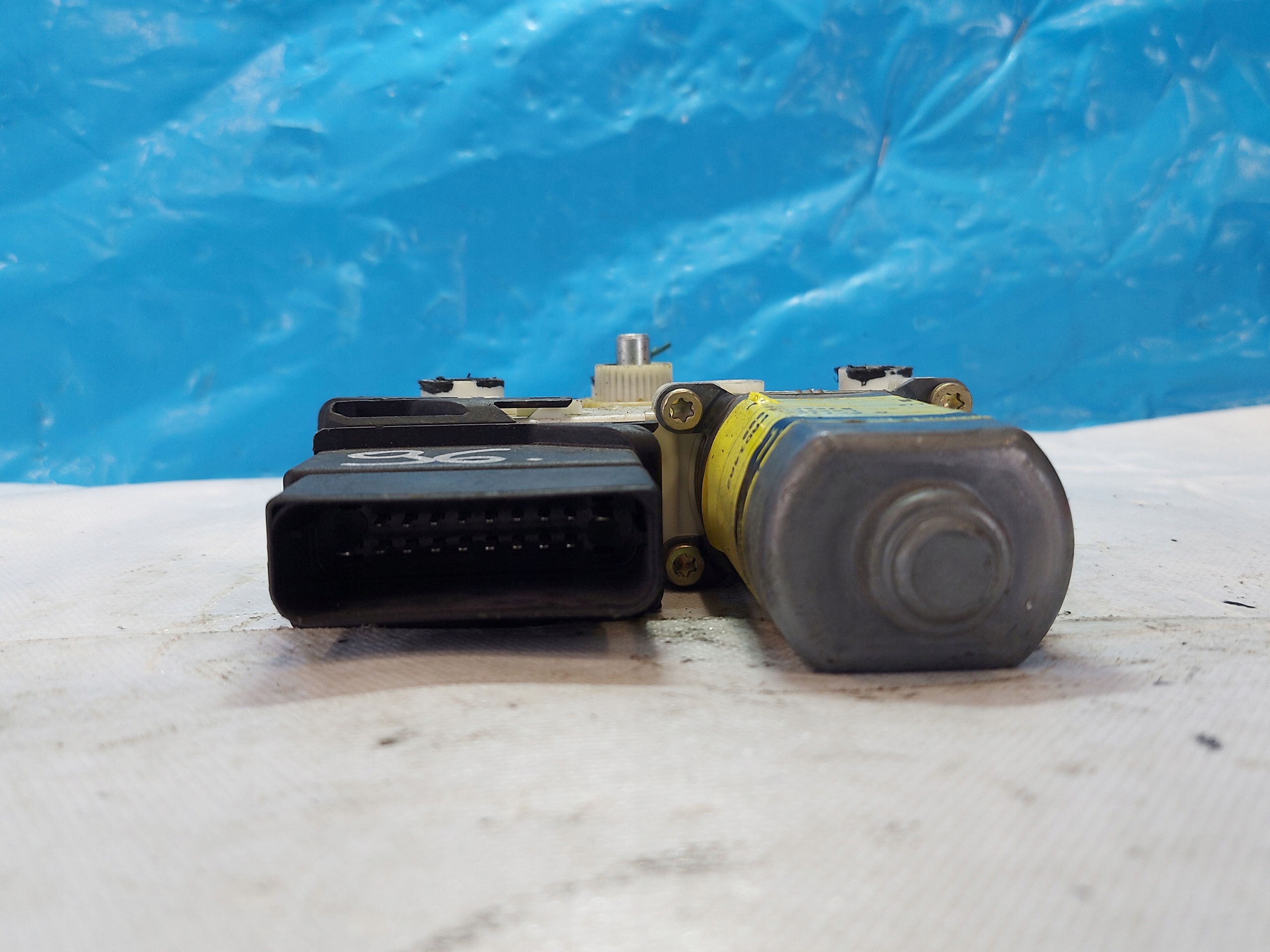 engine lifting windows GOLF IV 101439203 left rear part