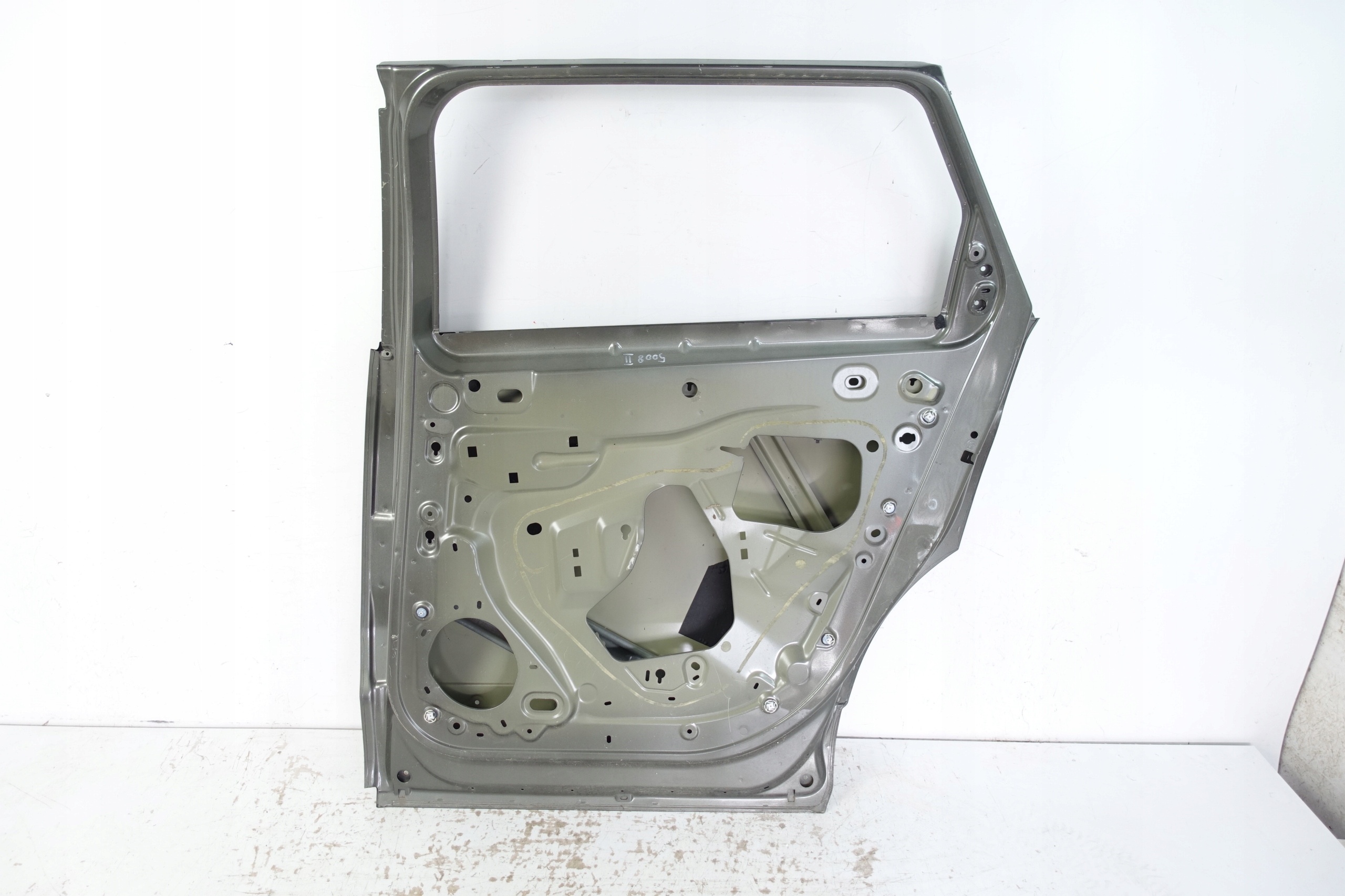 PEUGEOT 5008 II 2 2017- door rear. right rear part right