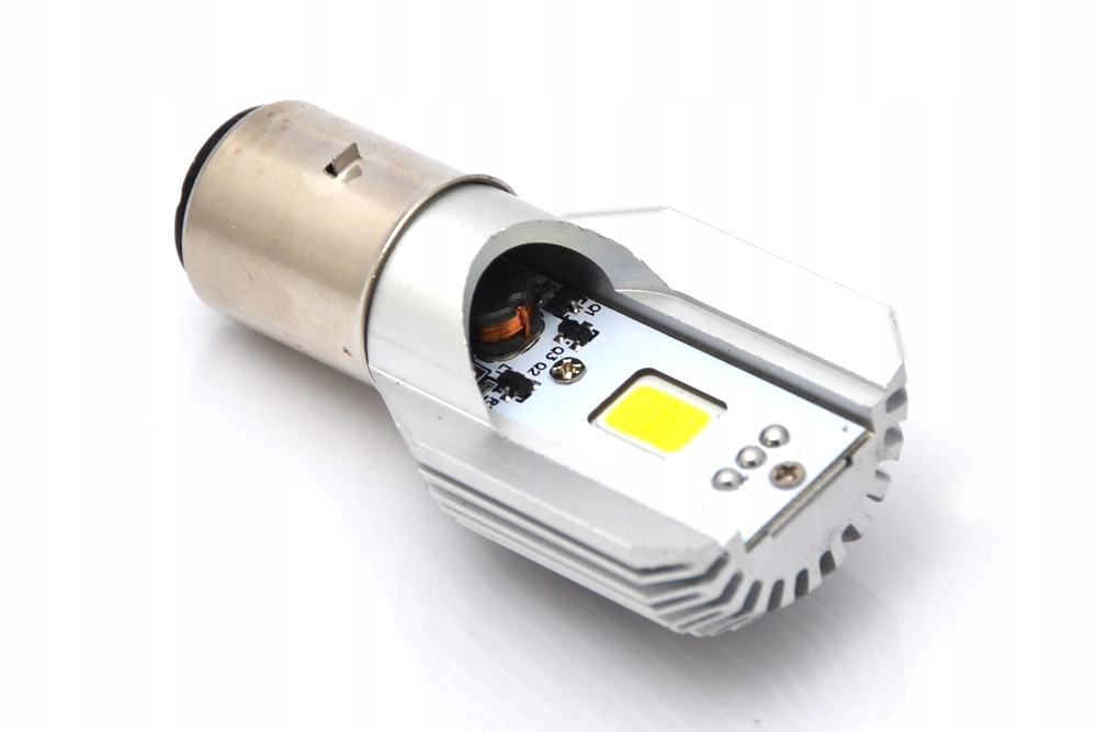 

Żarówka Led 12V B35 10Wx2 800lm