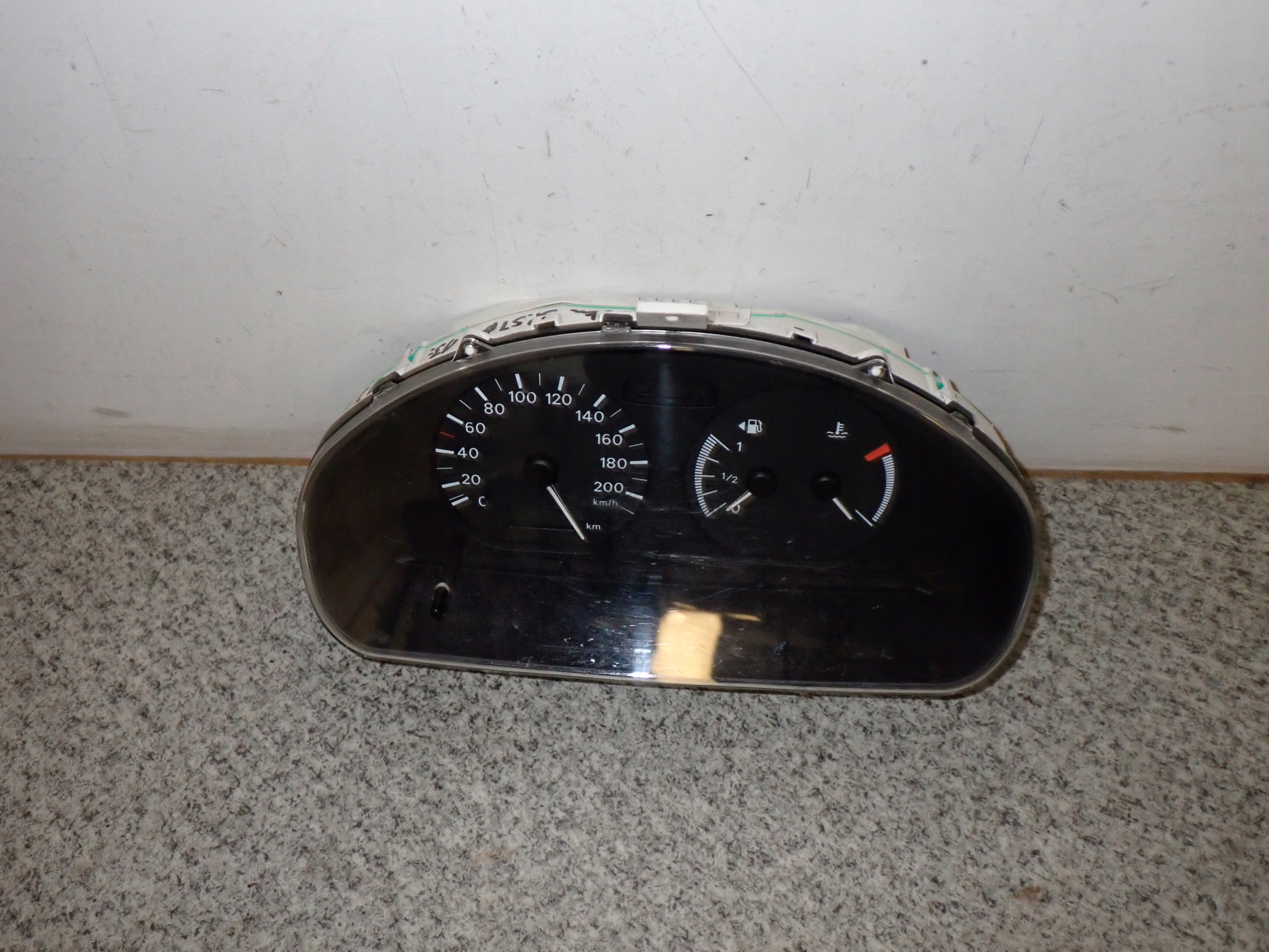 SPACE STAR 99-1.3 И ЧАСЫ КОМБИНАЦИИ ПРИБОРОВ