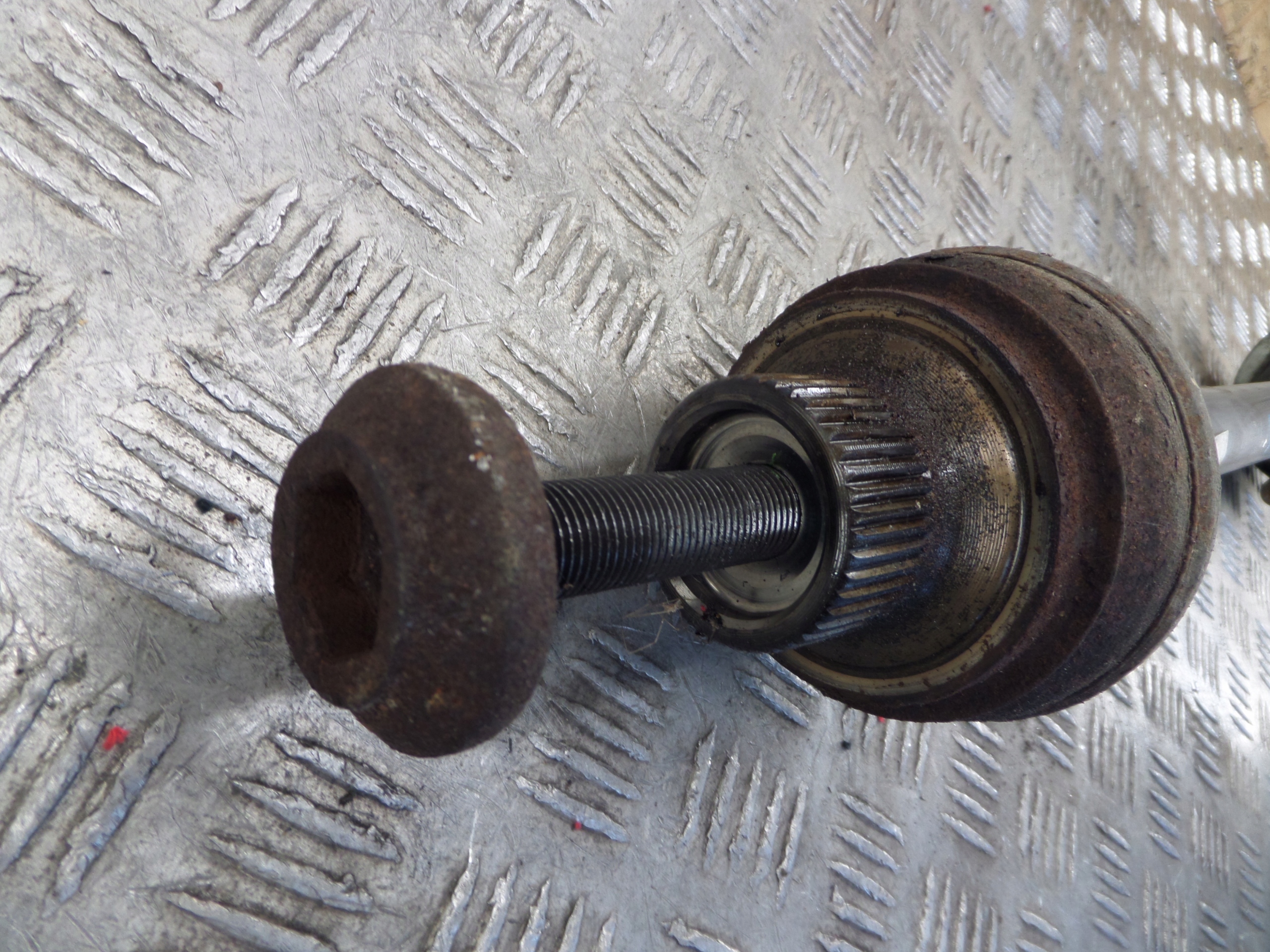 AUDI RS6 semi-axis right 8R0501204D
