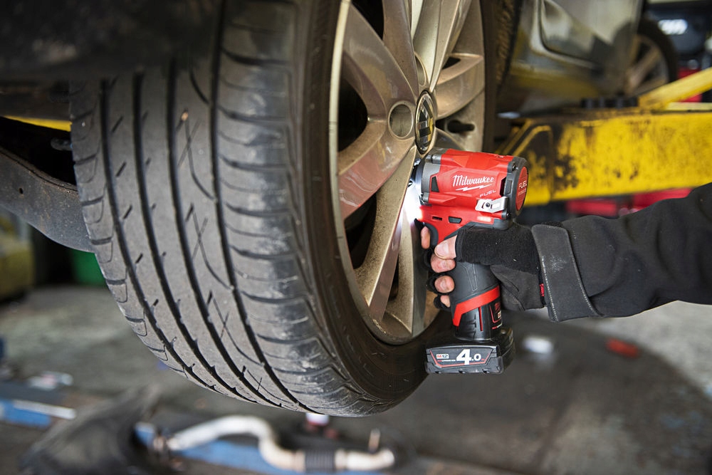 Klucz udarowy 1 2 12V 4Ah Milwaukee M12FIWF12 422X Rotation Speed 2700 RPM