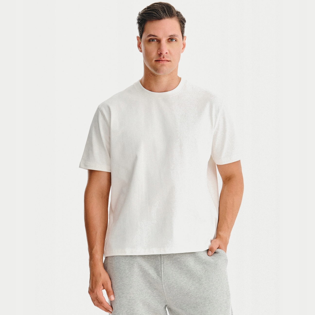 Bílé bavlněné tričko Pako Lorente s oversize vzorem, vel M