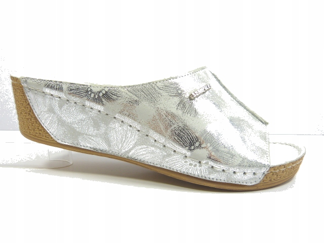 Nazouváky stříbrné s pohodlným podpatkem J.w 37