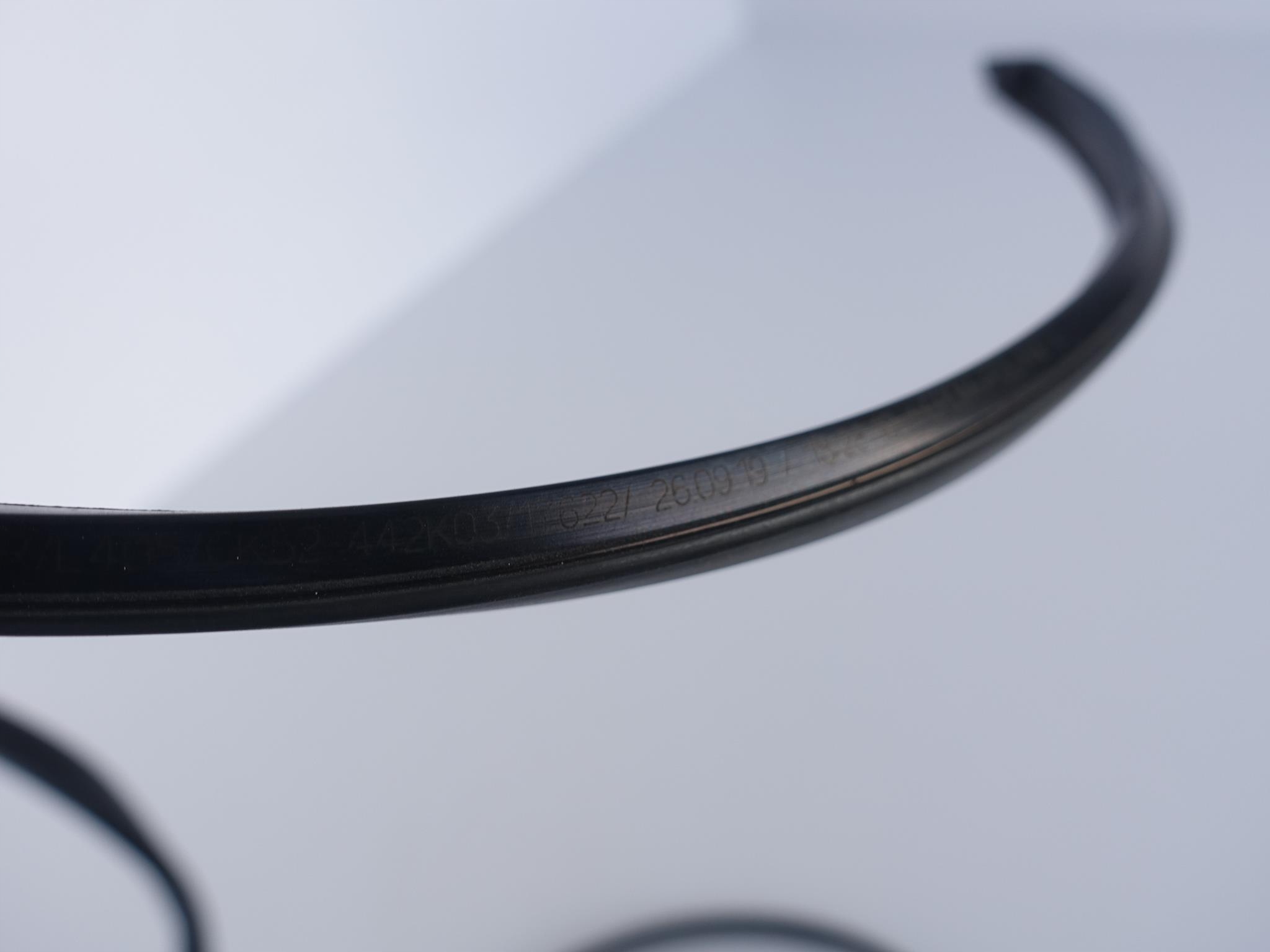 RANGE ROVER VOGUE L405 13 USZCZELKA SPOILERA TYL Producent czesci Land Rover OE