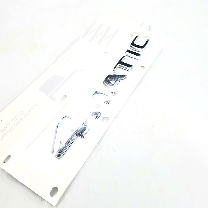 EMBLEMAT 4 MATIC TYLKA KLAPA MERCEDES A2538172400 Marka Mercedes-Benz