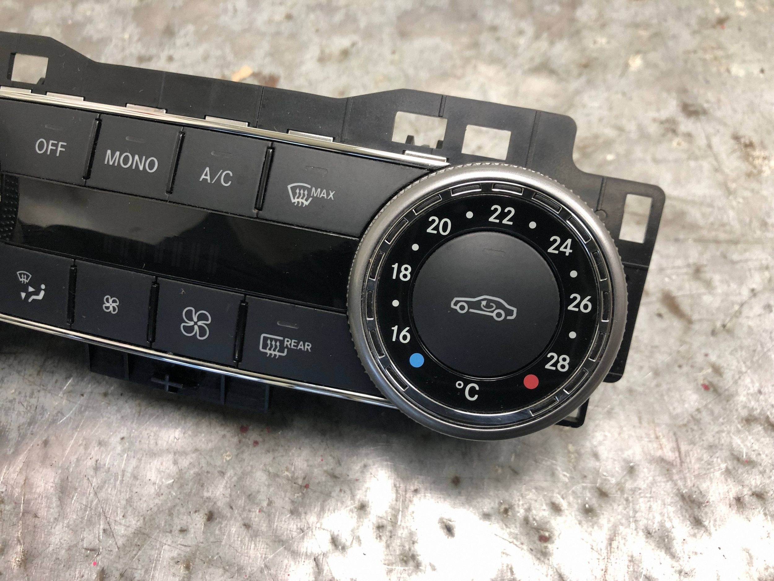 air conditioning control panel MERCEDES W204 sedan 2048309885