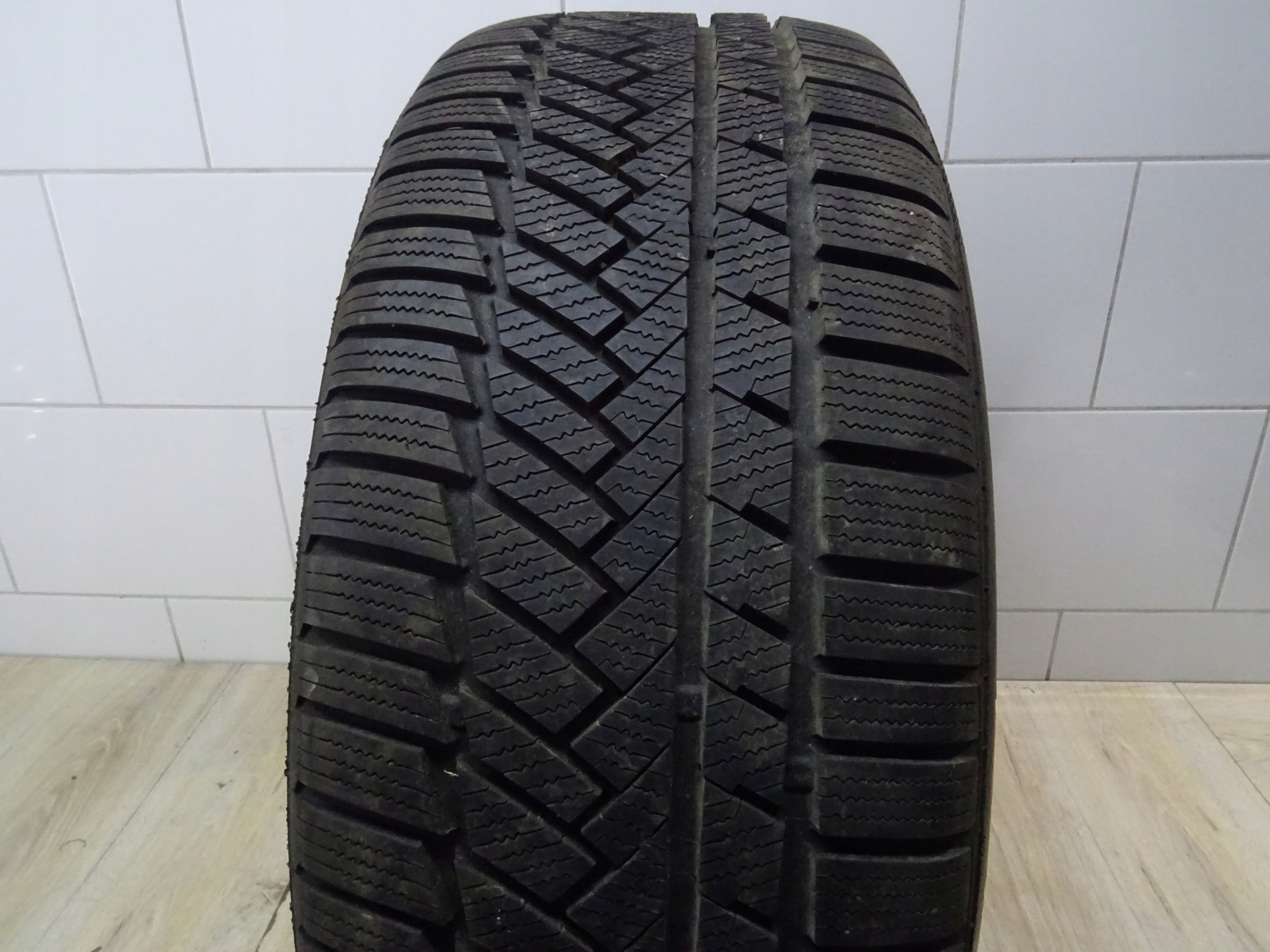 OPONA CONTINENTAL WINTER CONTACT TS850P 255/45R20 101T 2021 rok