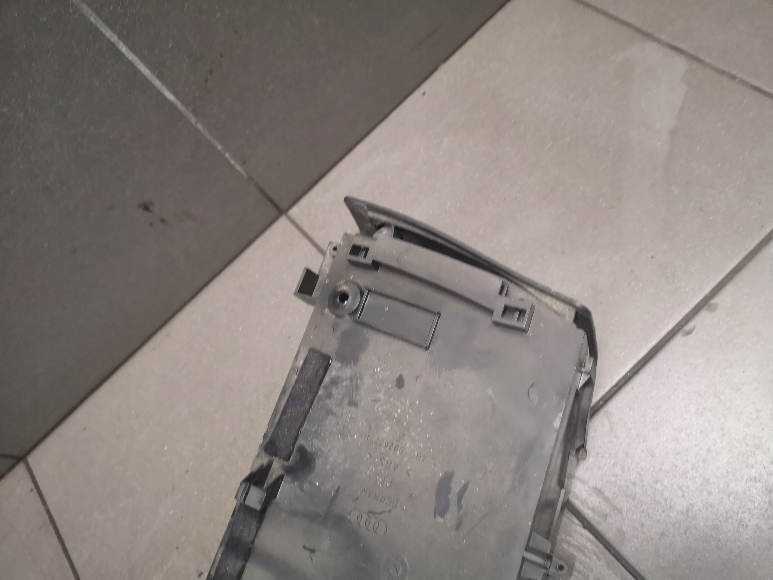 бардачок кресло пассажира Audi A6 C5 4B0882622R