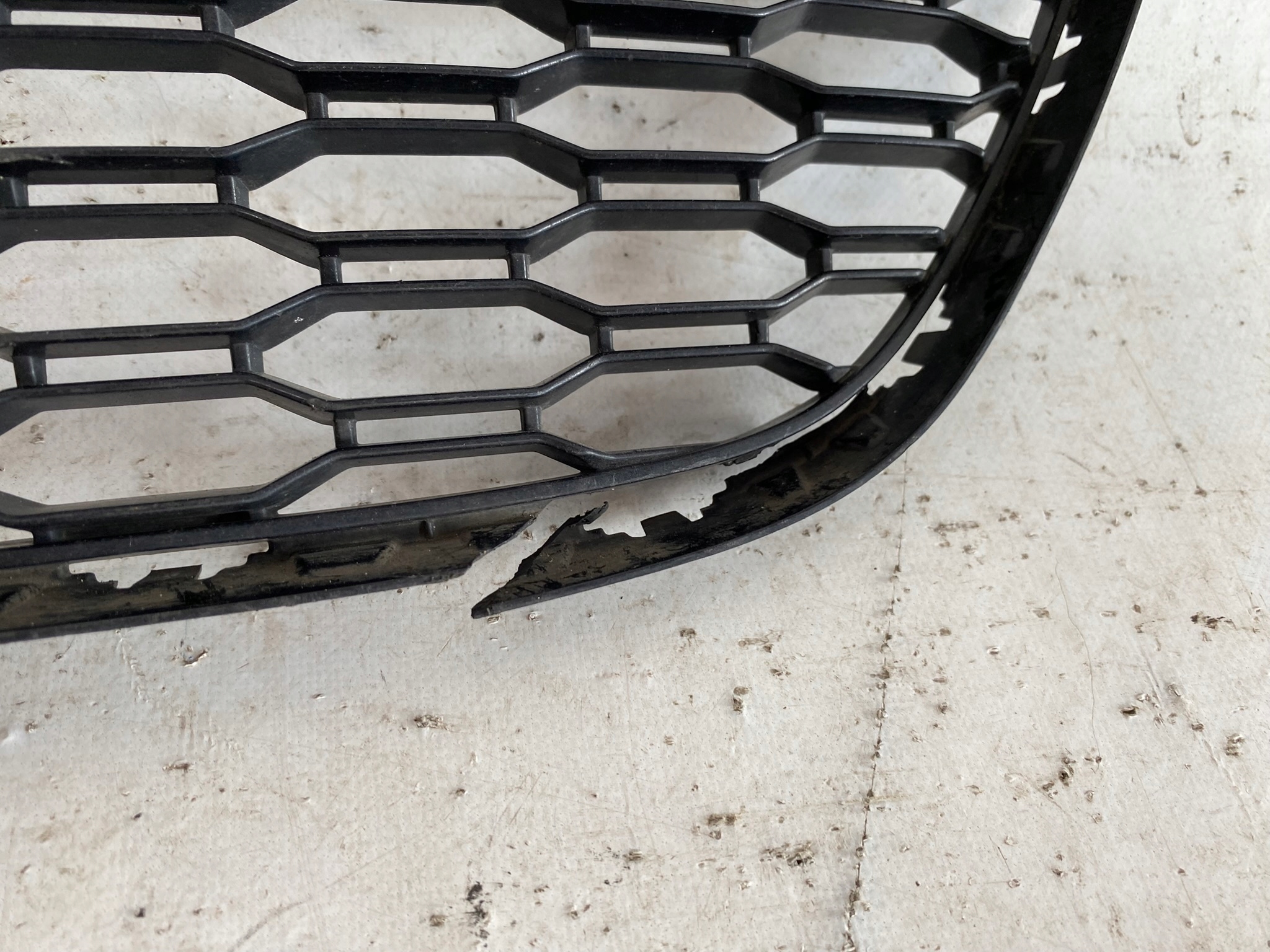 BMW 5 G30 G31 m-packet 17- grid central bumper front 8064931