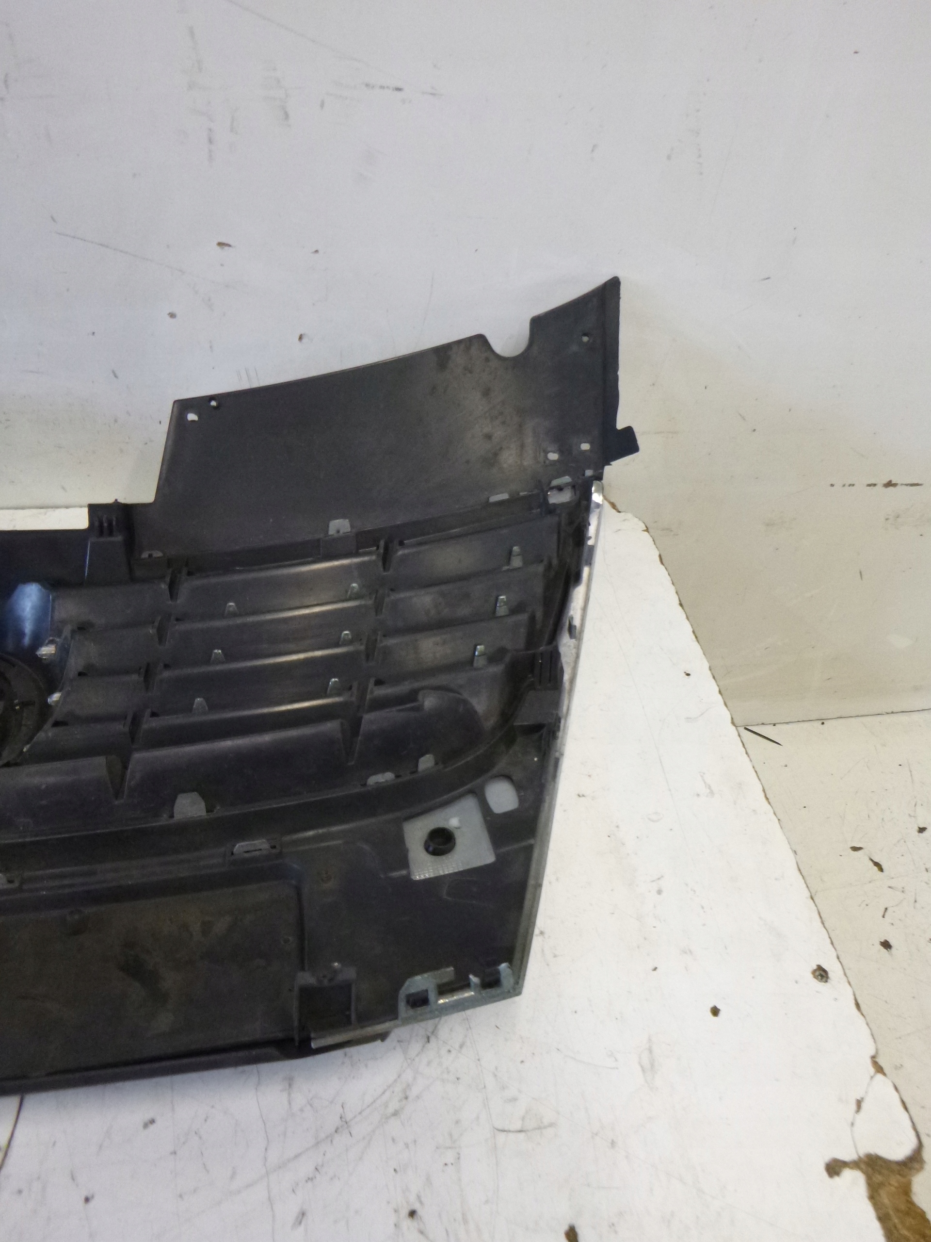 grill grille grid Volkswagen Passat B6 05-10 3CD853651B