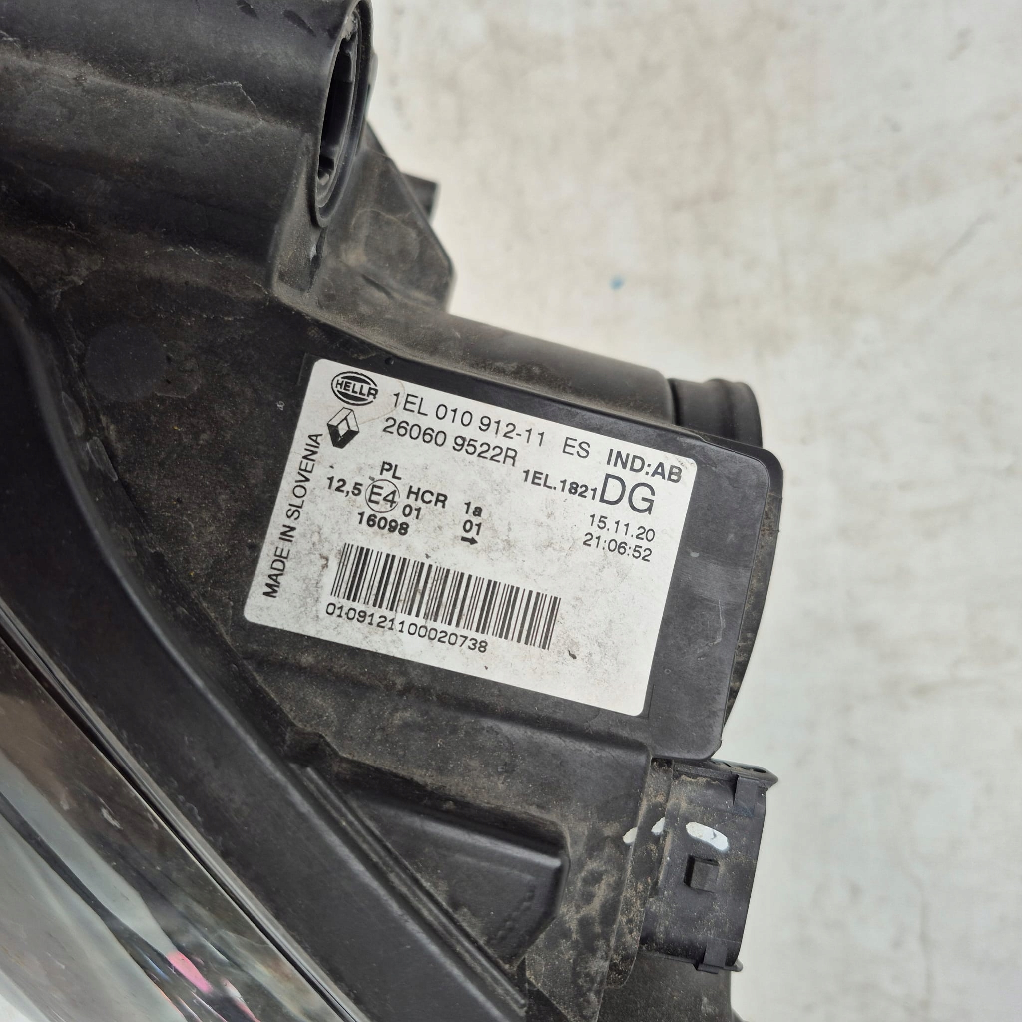 RENAULT ZOE and 13- light left front front 260609522R