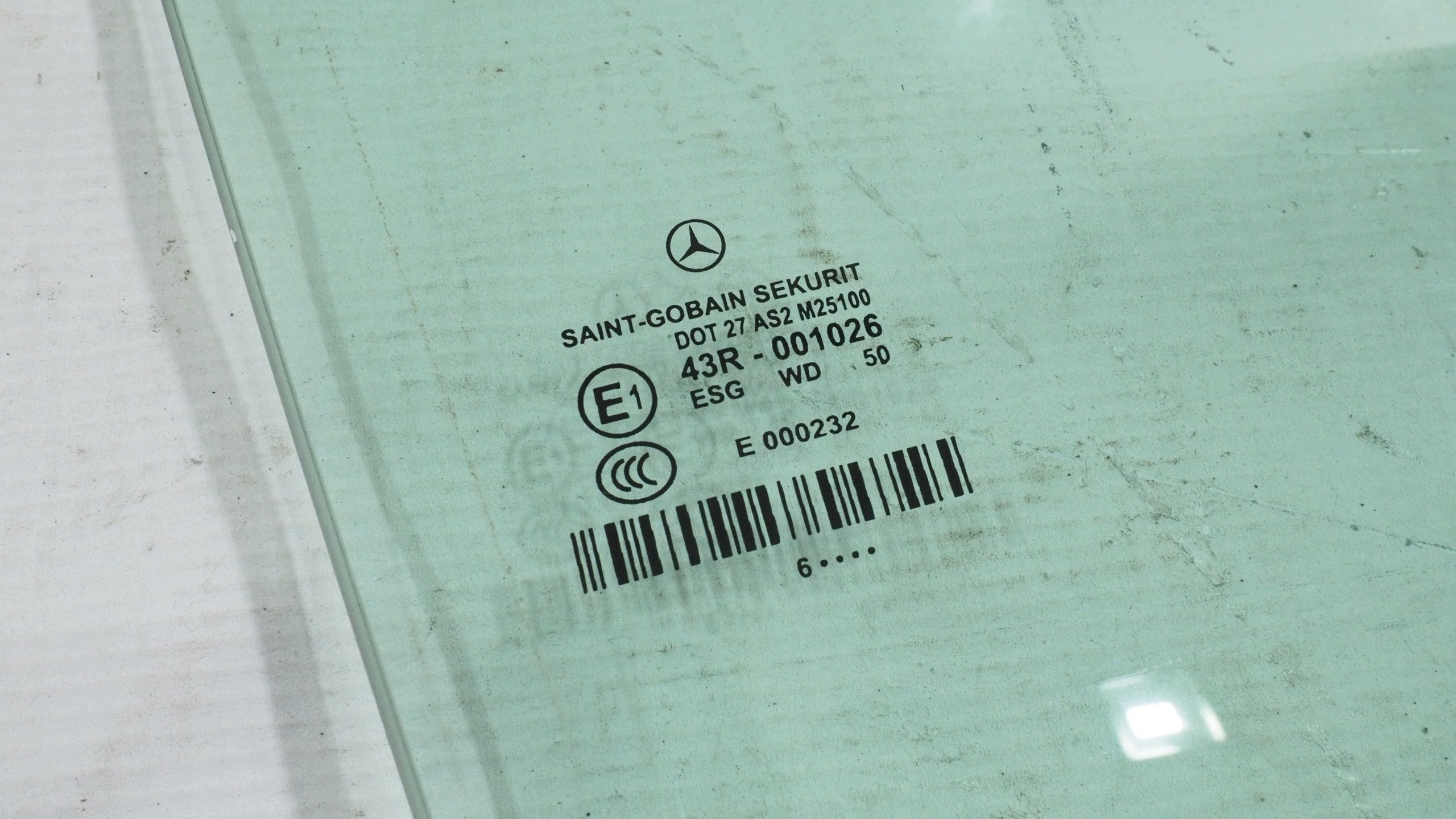 Mercedes CLS W219 window door right rear part