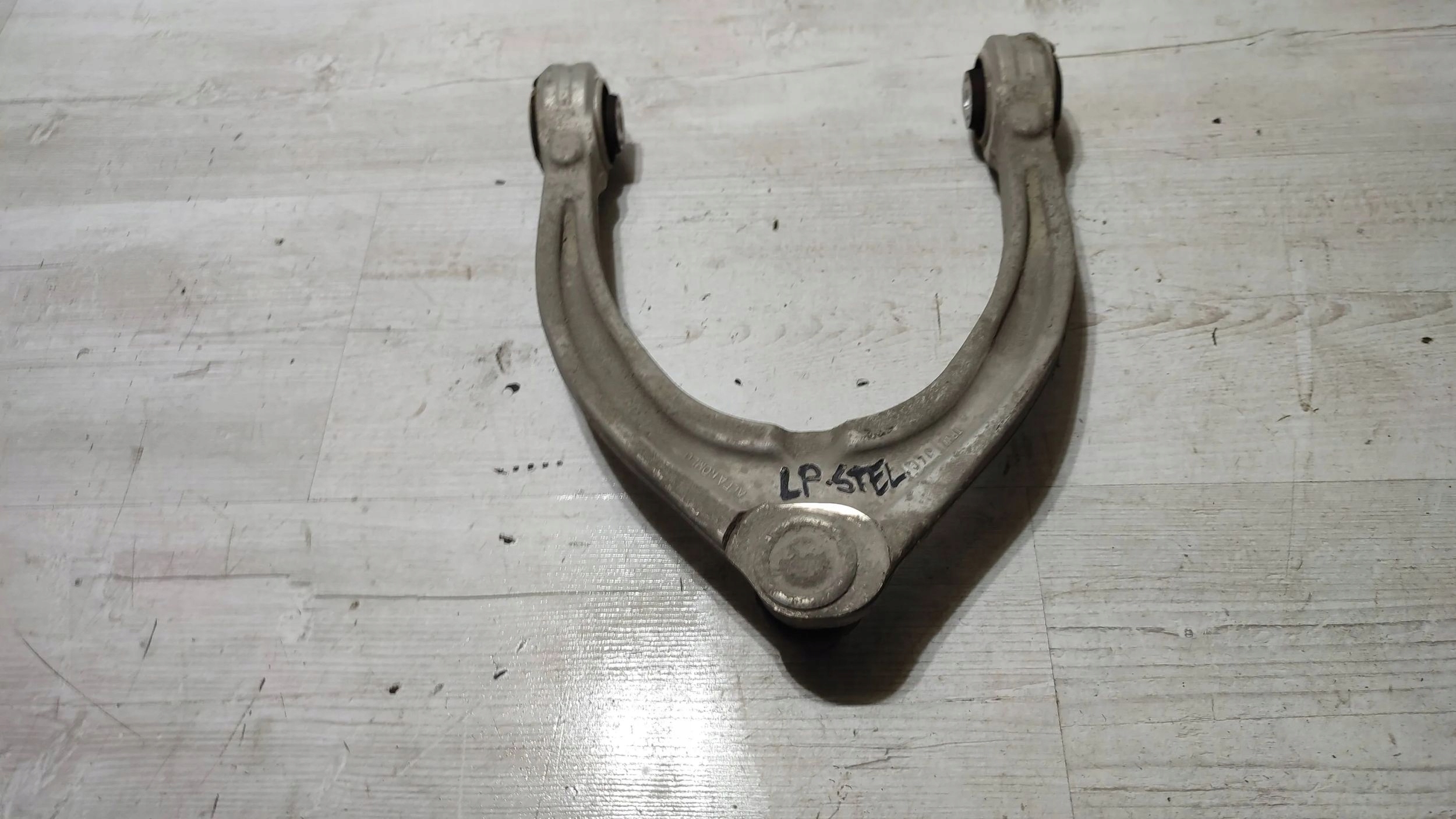Alfa Romeo Stelvio 2021 front side left arm front