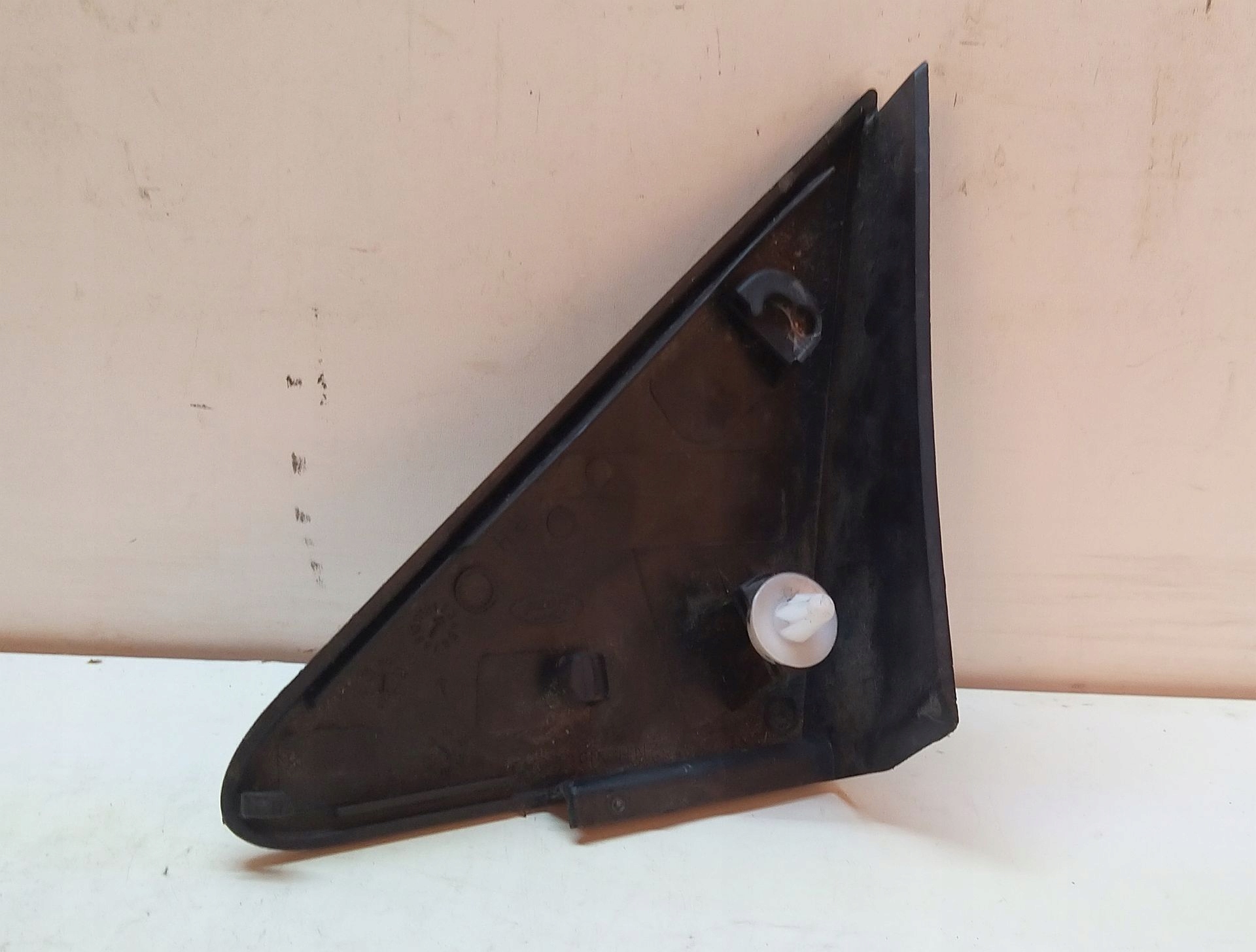 FORD FUSION TROJKAT PRAWY OSŁONA LUSTERKA BŁOTNIKA Strona zabudowy przód - prawa