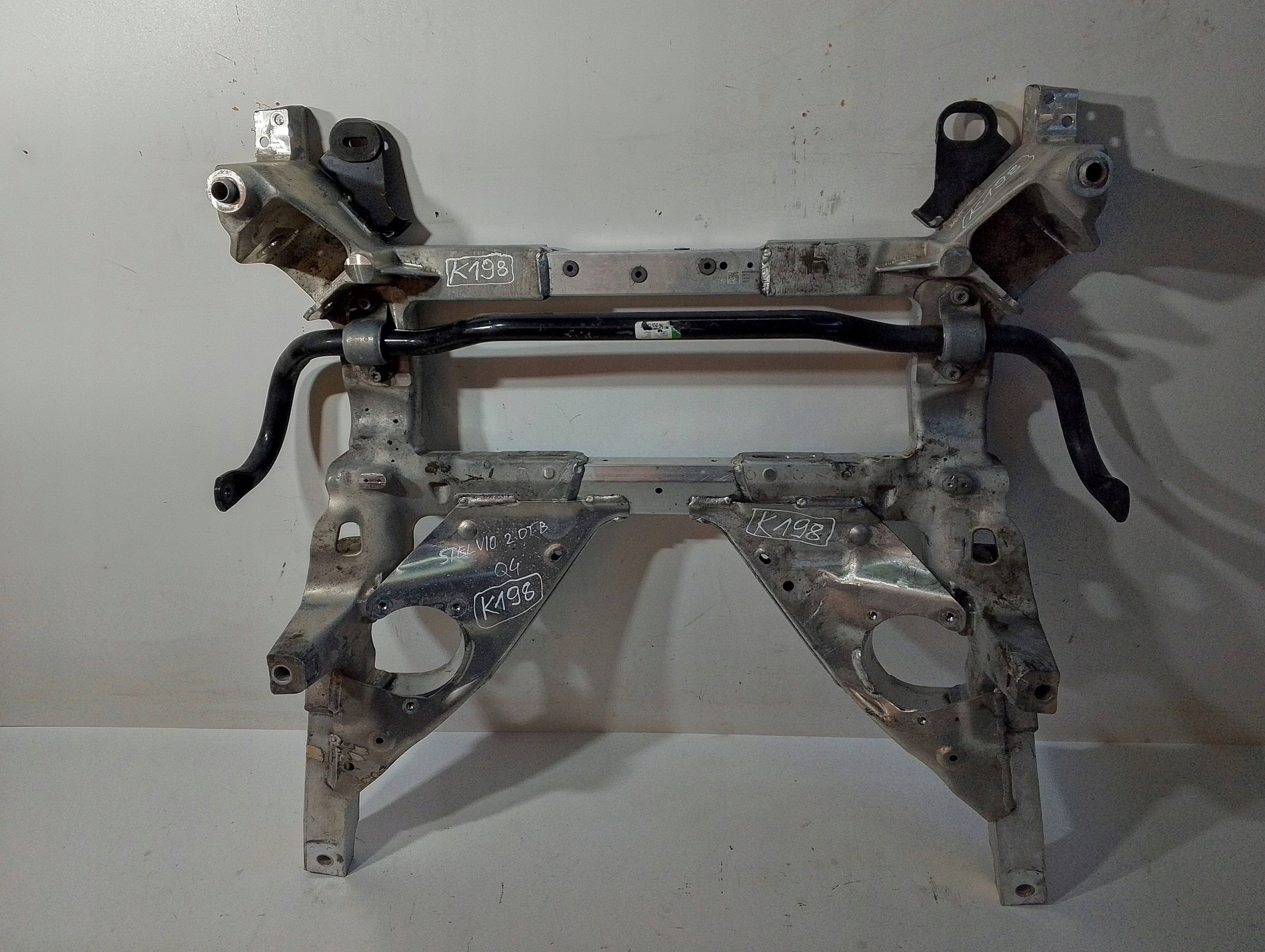 Alfa Romeo Stelvio Sanki przednie 00505505910 (K198)