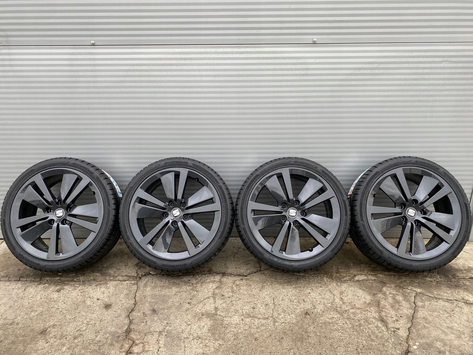 OEM KOŁA VW GOLF TOURAN EOS JETTA T-ROC EOS 225/40/18 nowe ! Rozstaw śrub 5x112