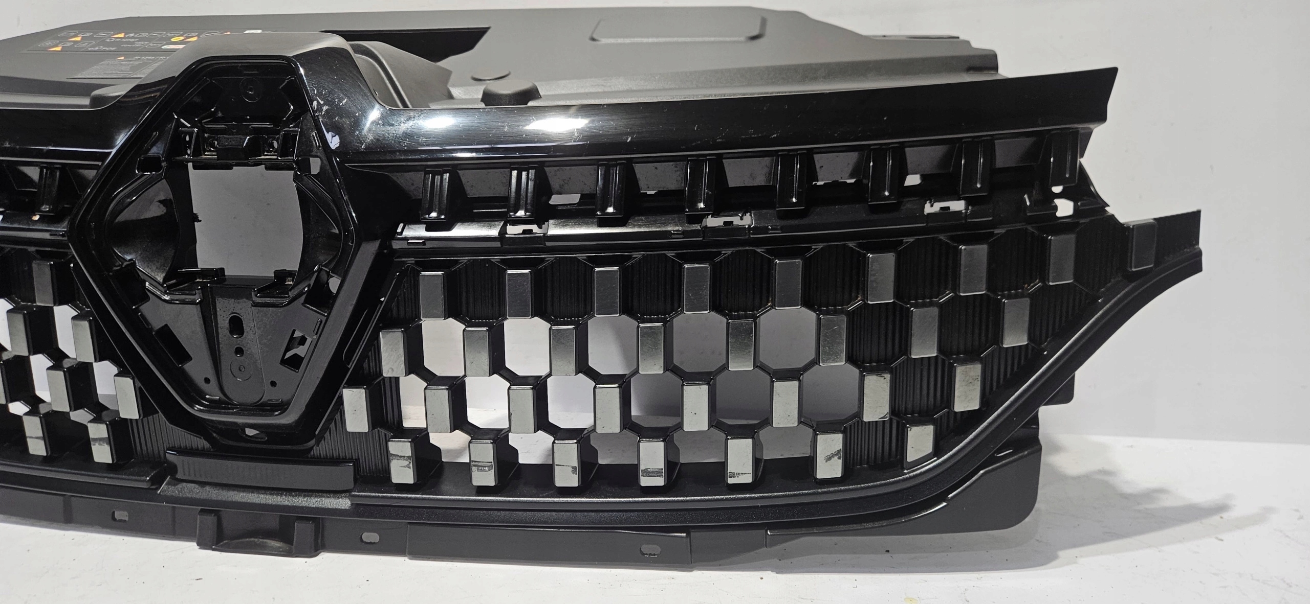 maska ispod KAMERE RENAULT AUSTRAL 22- 620363874R original