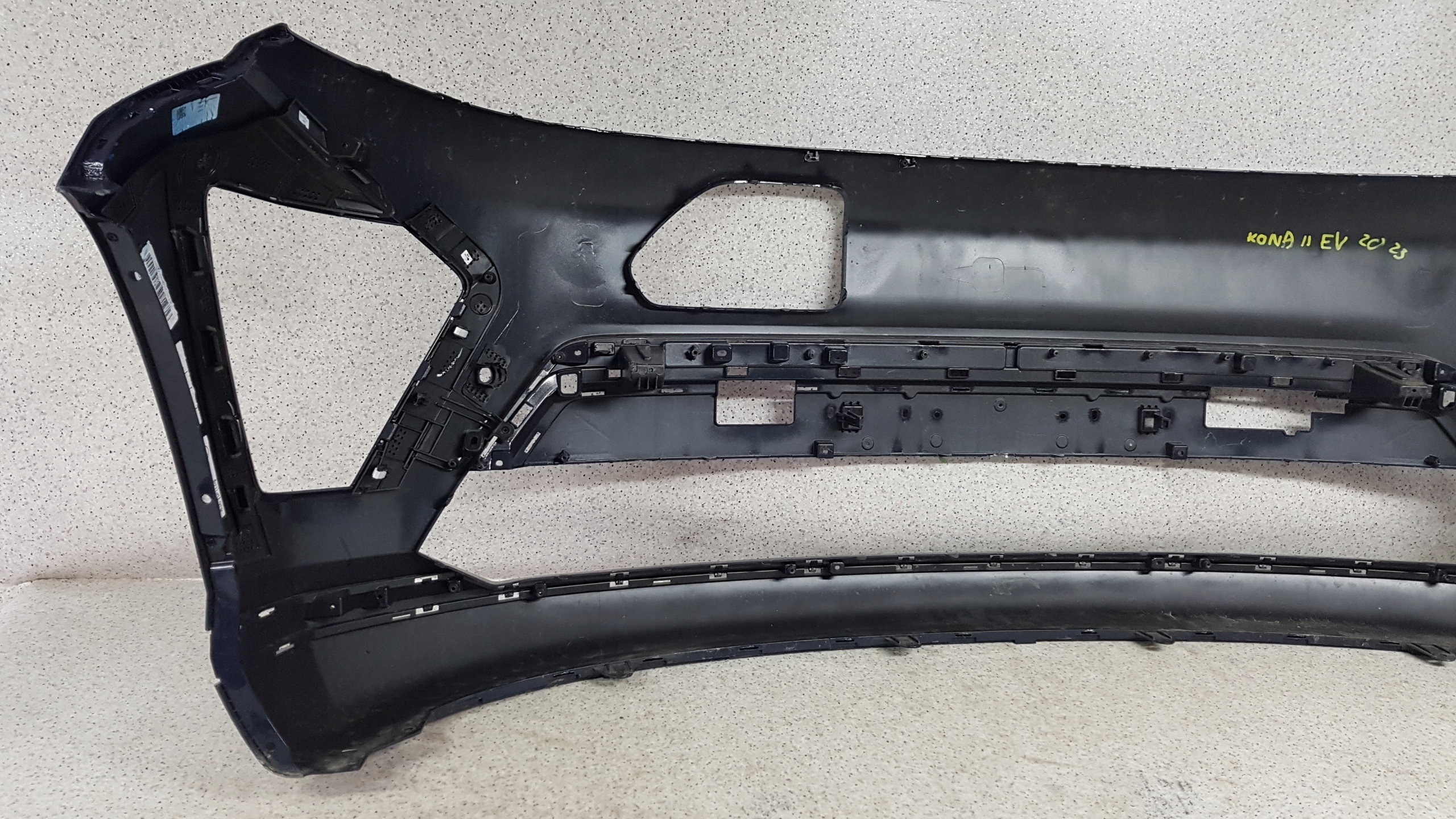 HYUNDAI KONA 2 II EV 2024 - bumper front 2504