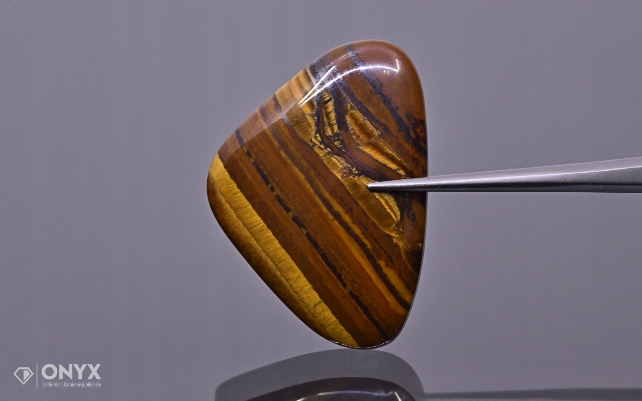 Tygří oko nízký kabošon nepravidelný 30,5x22 mm