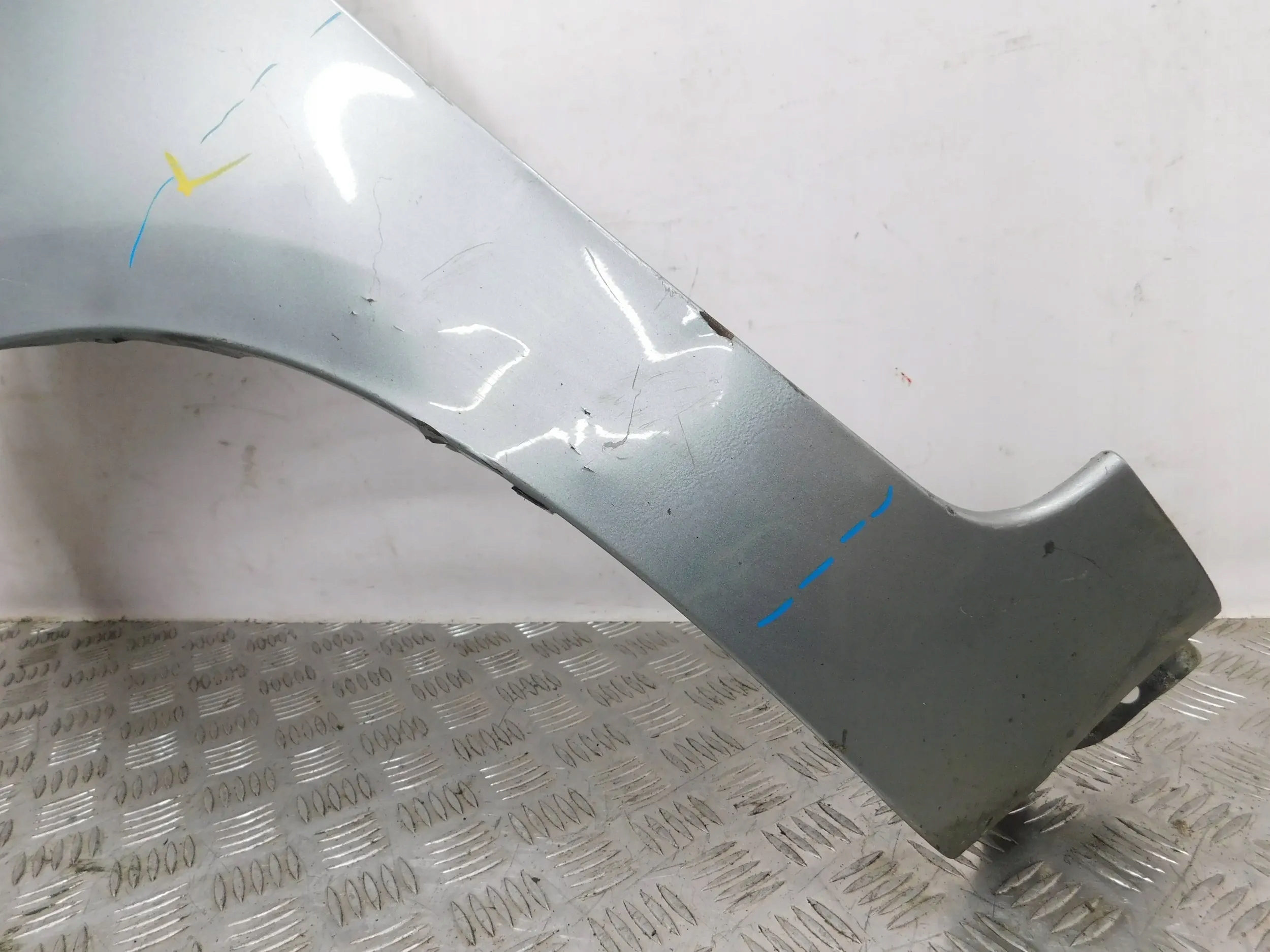 fender front front left TOYOTA YARIS II 2