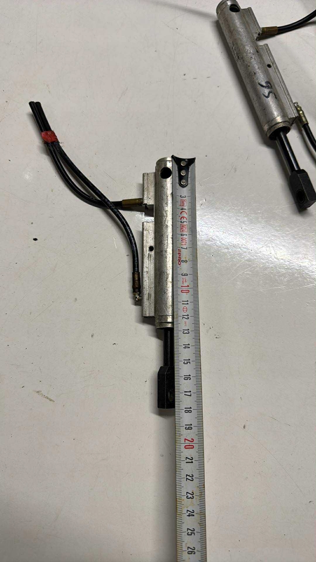 Dämpfer HYDRAULICZNY dach SAAB 93 9-3 II CABRIO 1676-030-E 1676-030-D
