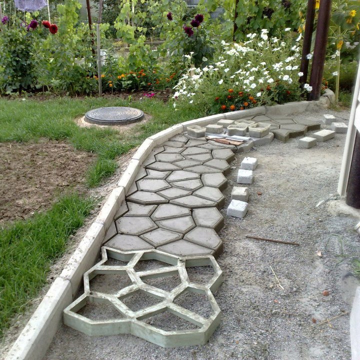 KOCIE ŁBY FORMY FORMA DO KOSTKI BRUKOWEJ KAMIEŃ Szerokość produktu 43 cm