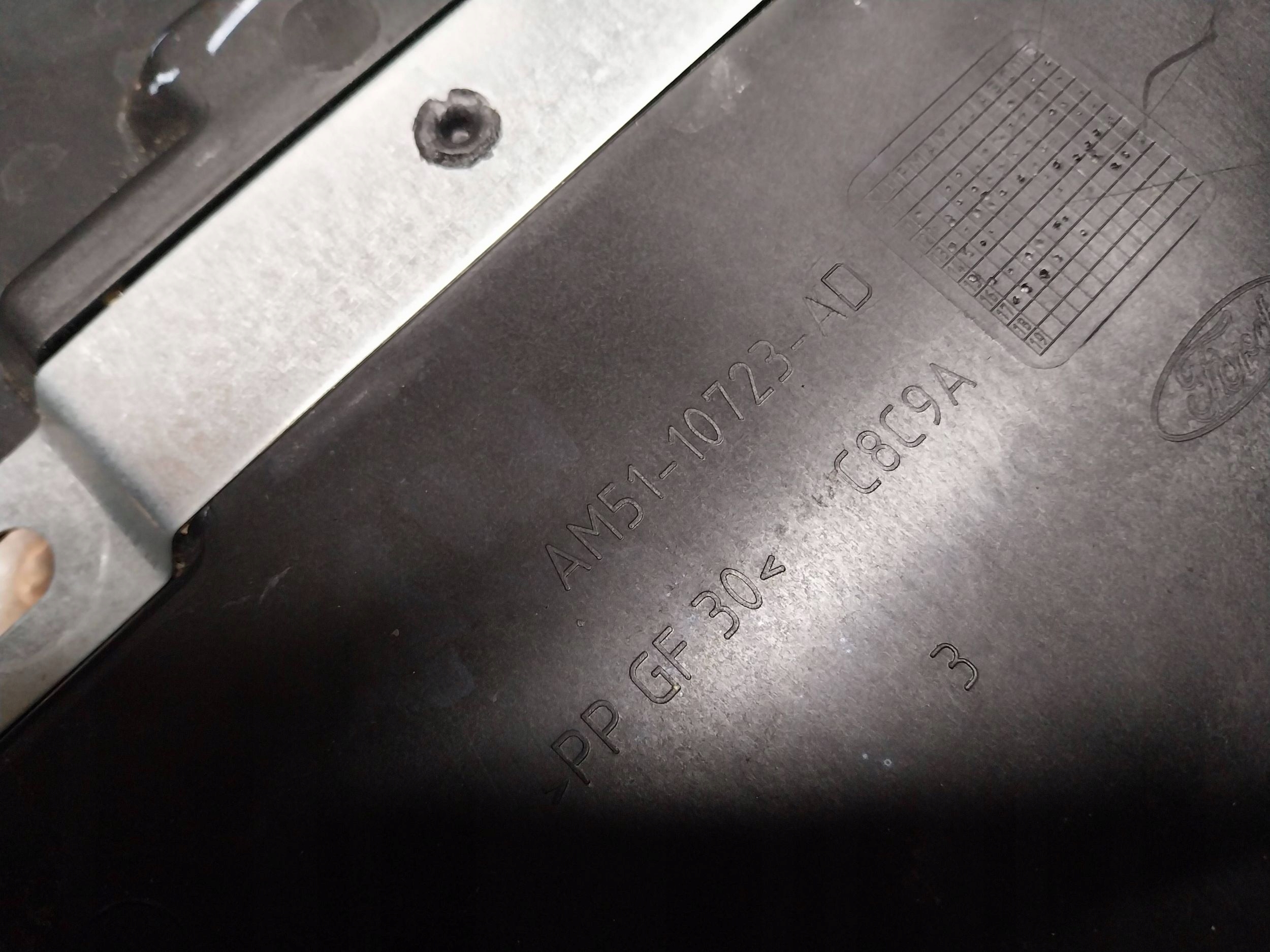 Blende Abdeckung Gehäuse AKUMULATORA AM51-10723-AD FORD C-MAX MK2 FOCUS MK3