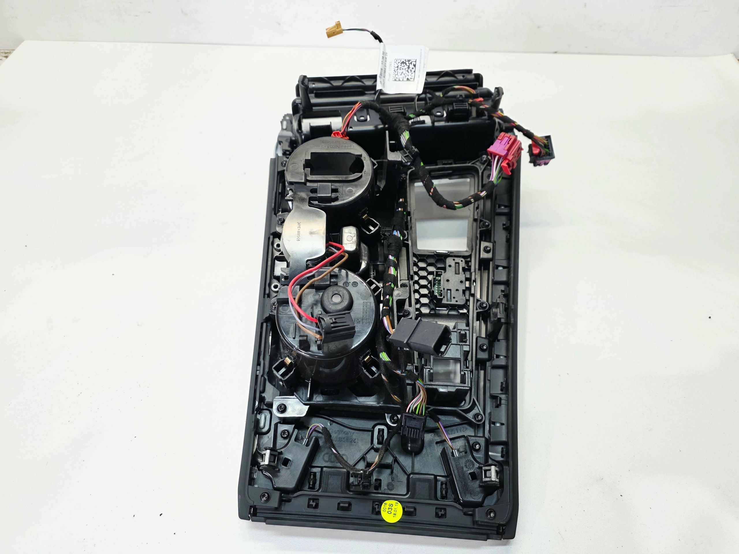 TUNEL mitte DEKOR TUNELU Handschuhfach AUDI A6 C8 4K1864261D QQ2 3Q7