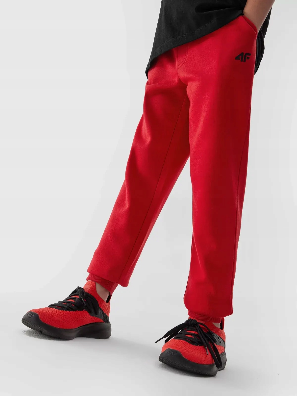 SPODNIE DRESOWE CHŁOPIĘCE 4F JUNIOR DZIECIĘCE DRESY BAWEŁNA AW23M411 Materiał dominujący bawełna