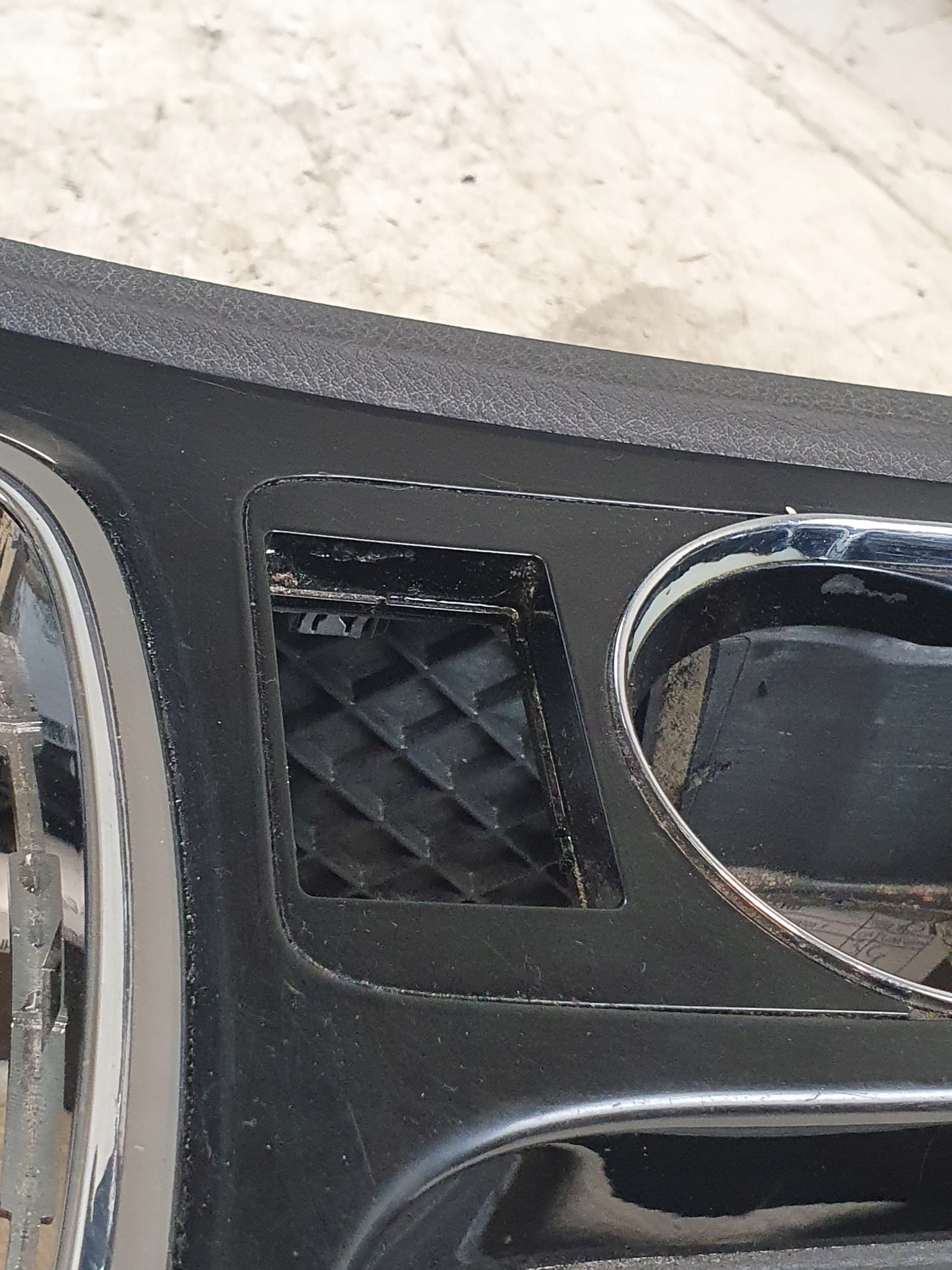 TUNEL central console OE 7S71-A045A20-AX FORD MONDEO MK4 07r. EU