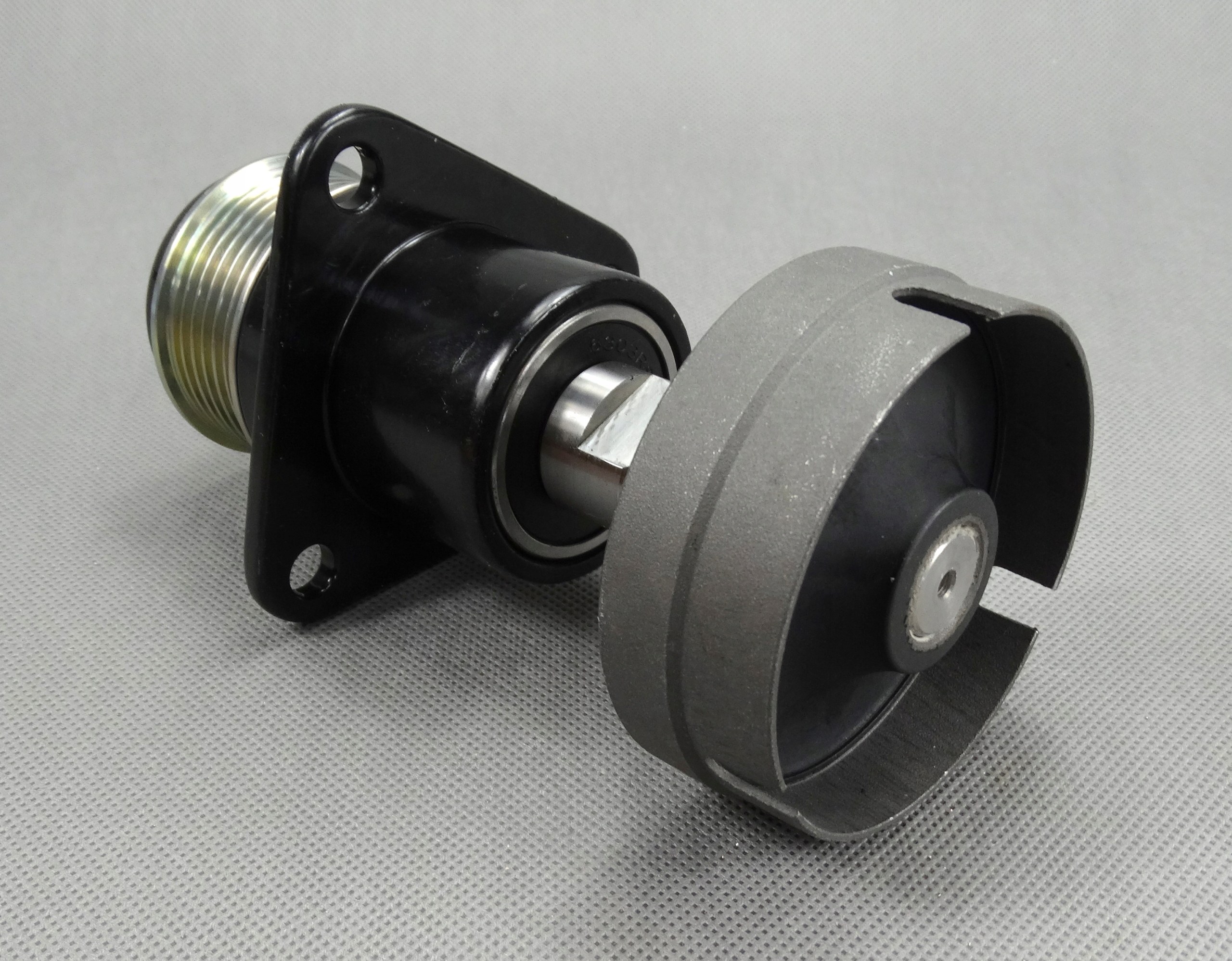 SPRZEGLO ALTERNATORA FORD 1 8TDCI ROLKA PROWADZACA Part number 30 630 002