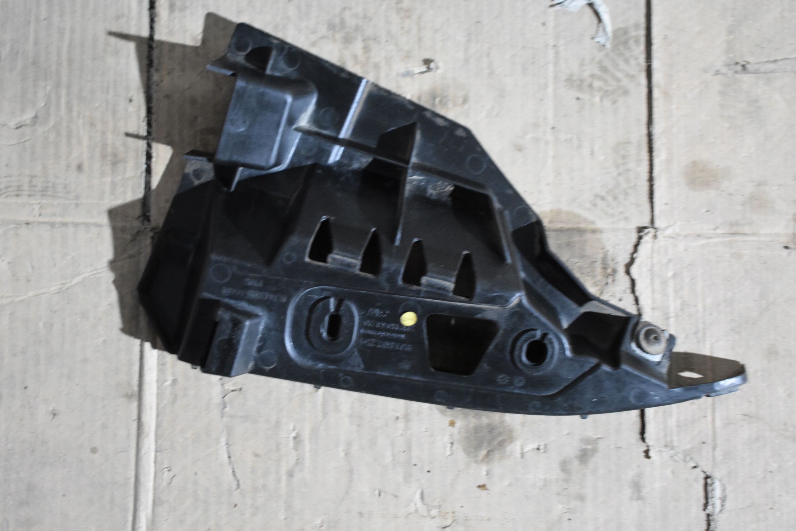 IDEALNY bumper bracket rear right PORSCHE TAYCAN 1