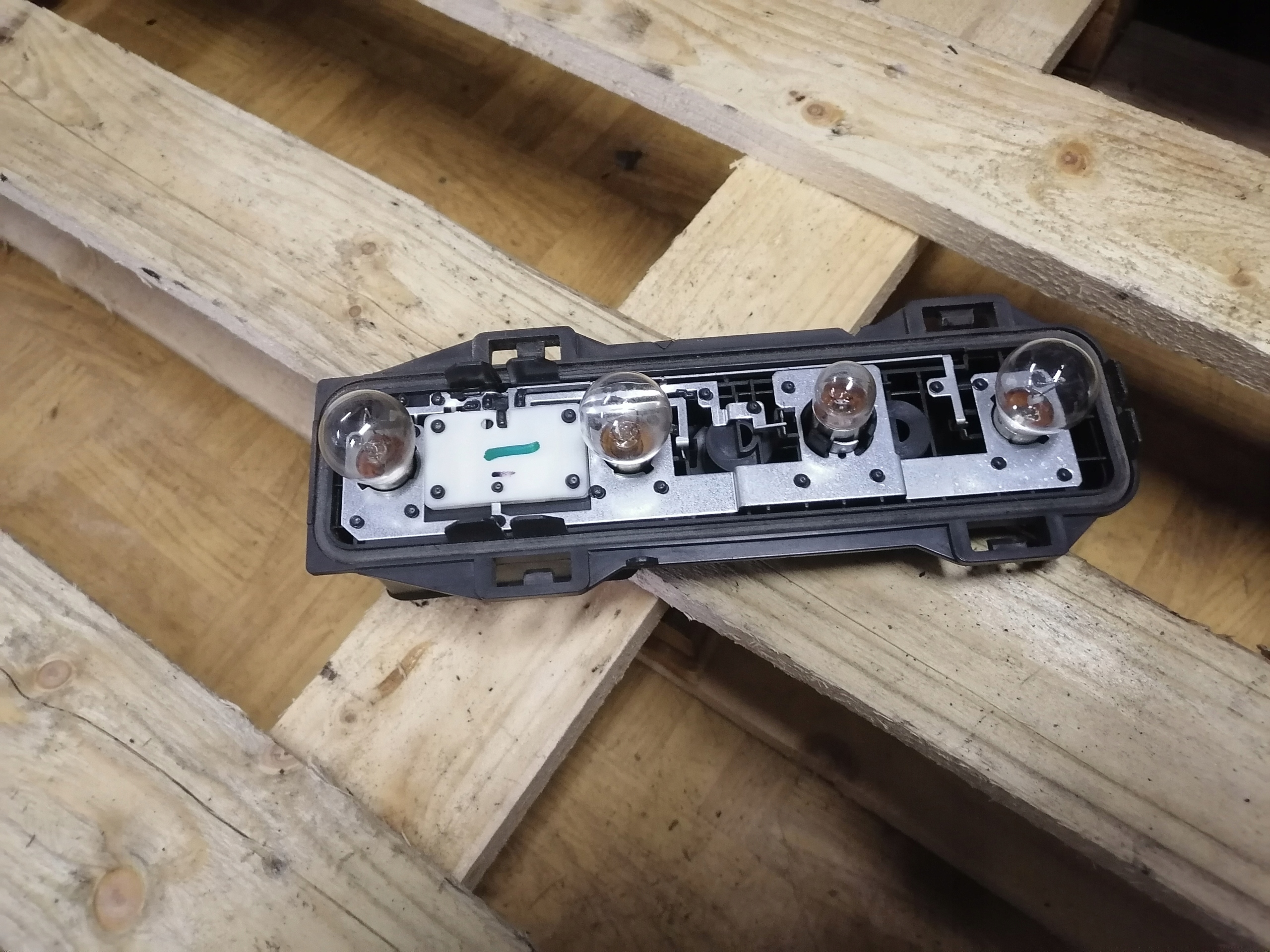 ПАТРОН ЛАМПИ ЗАДНІЙ ЗАДНІЙ PEUGEOT 407SW 89026938