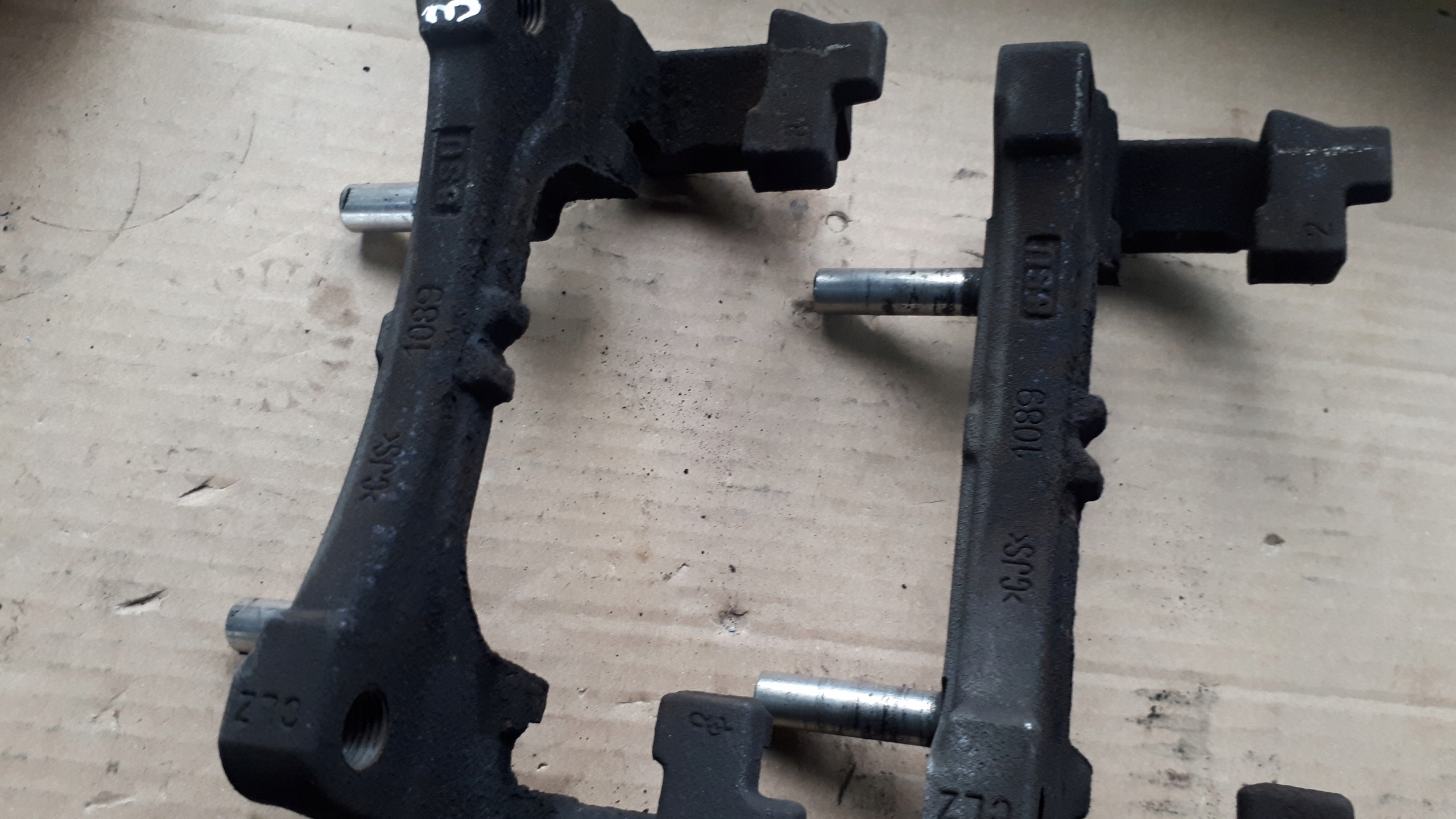 A4 B9 8W JARZMO caliper front left right 314 A5 8W