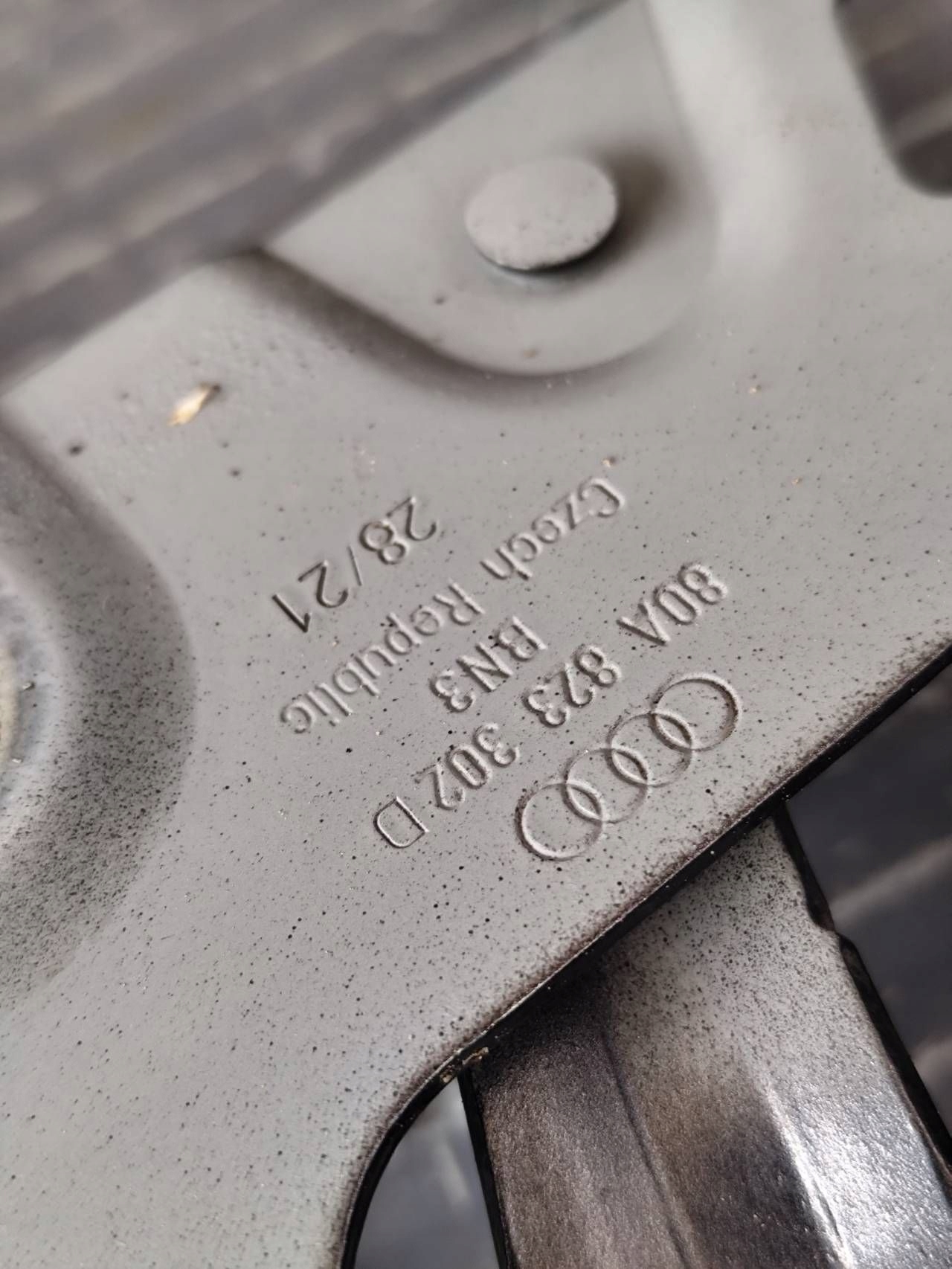 AUDI Q5 II 80A hinge bonnet hinges NABOJE KOMPLET 80A823302D 80A823301D