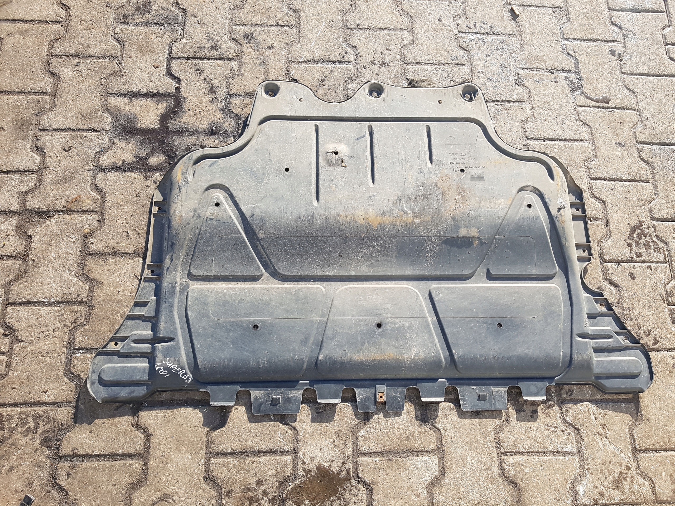 SKODA SUPERB 3 III 15-19r OSŁONA POD SILNIK