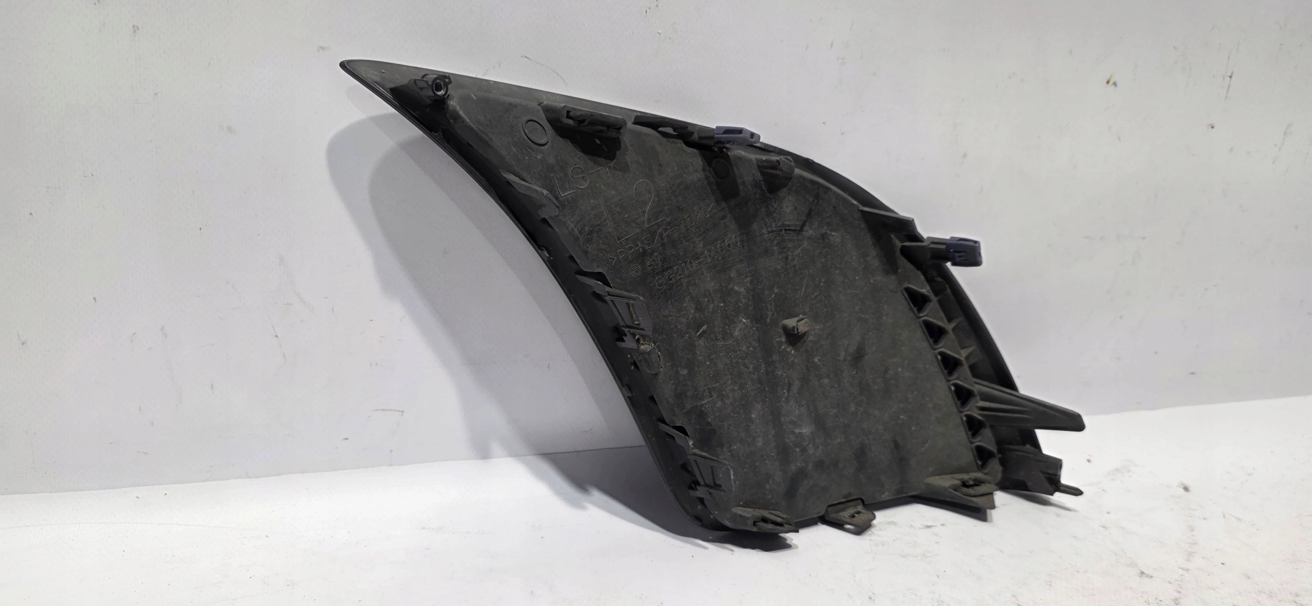 grid of a bumper right front LEXUS LS V original GG210-14060