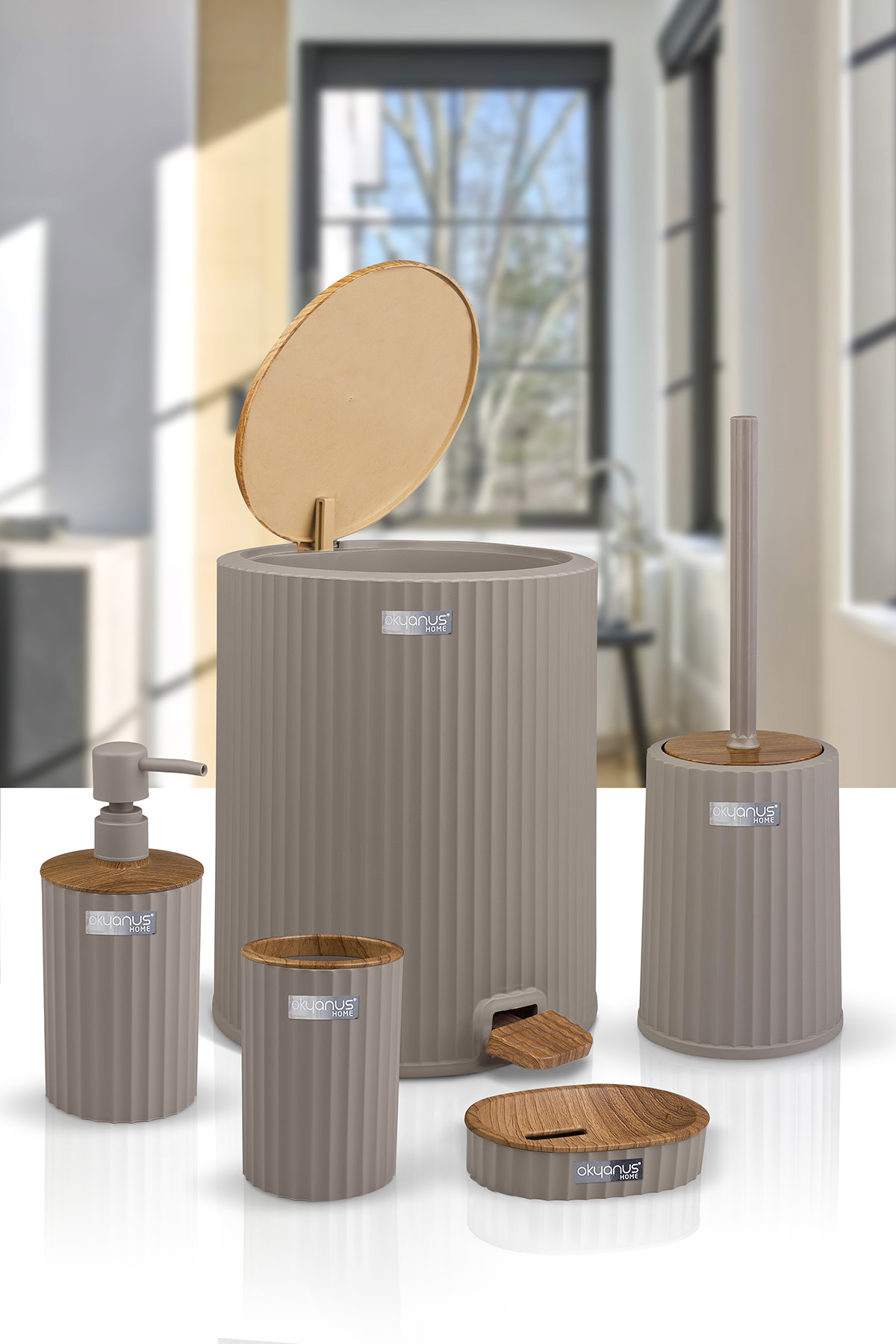 Zestaw łazienkowy 5 elementów Coliseum komplet do WC beż drewno kosz glam Marka Okyanus