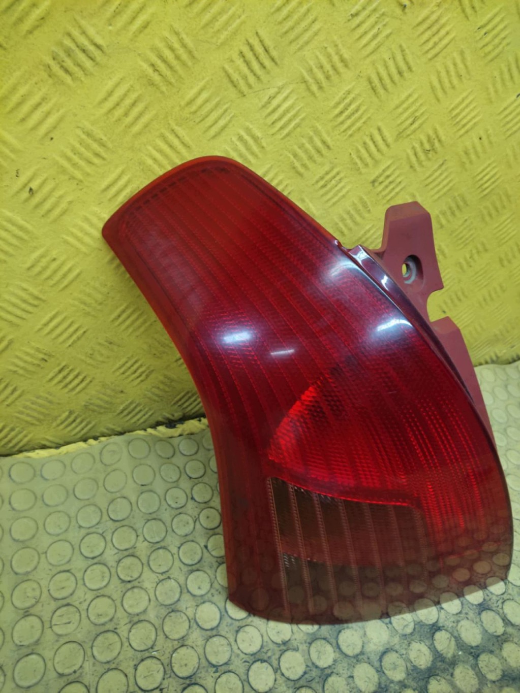 SUZUKI SWIFT IV MK6 light left rear part