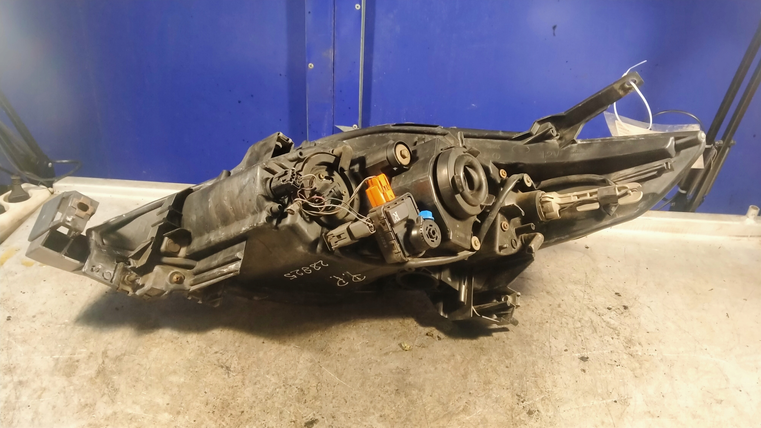 Mazda 5 light front right lens P5115R