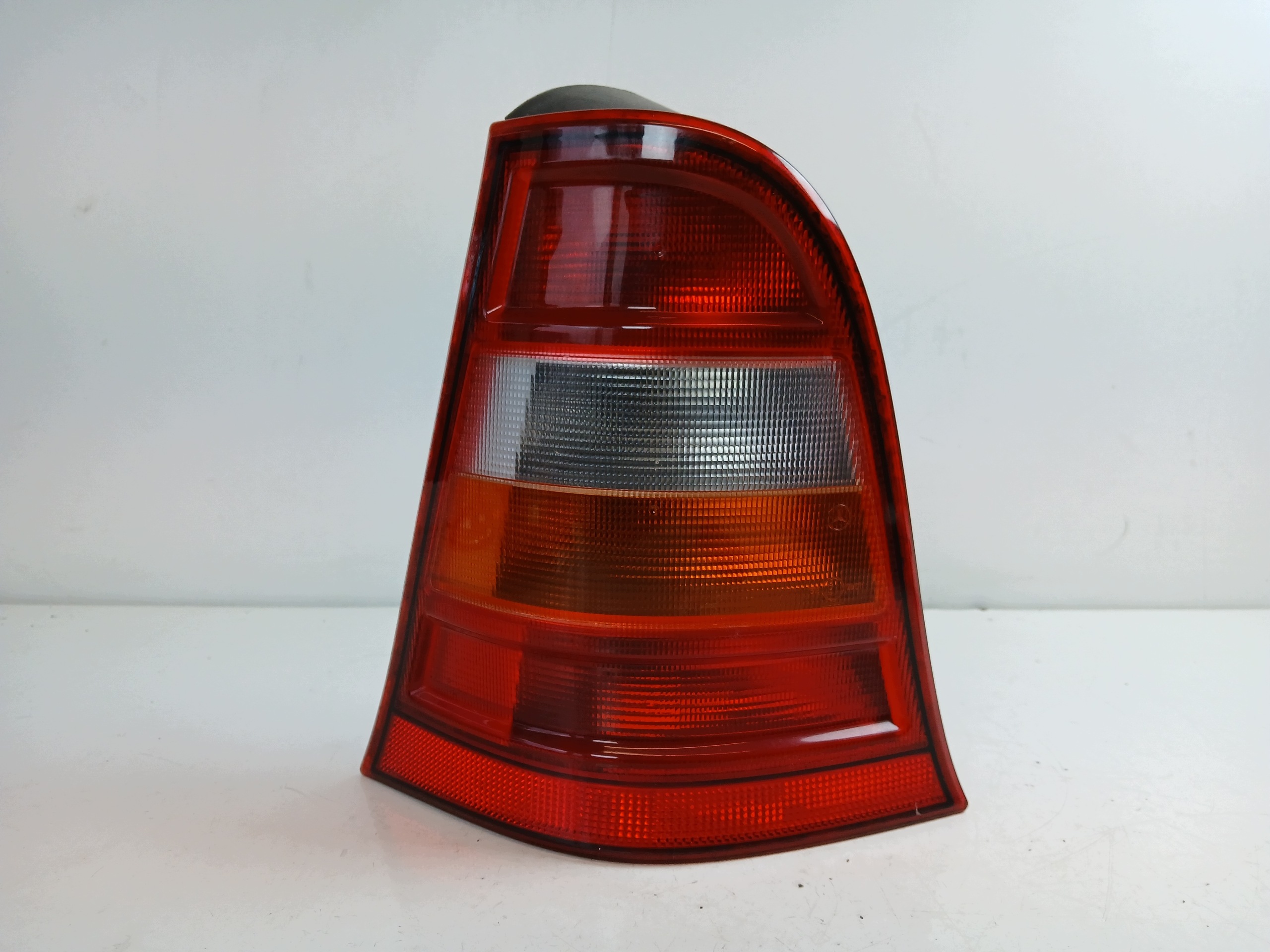 MERCEDES W168 light left rear part