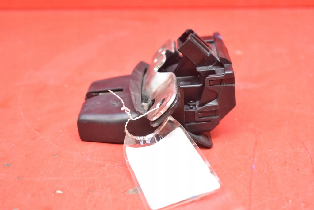 lock bonnet rear part boot 8A61-A442A66-AE FORD B-MAX 12-18