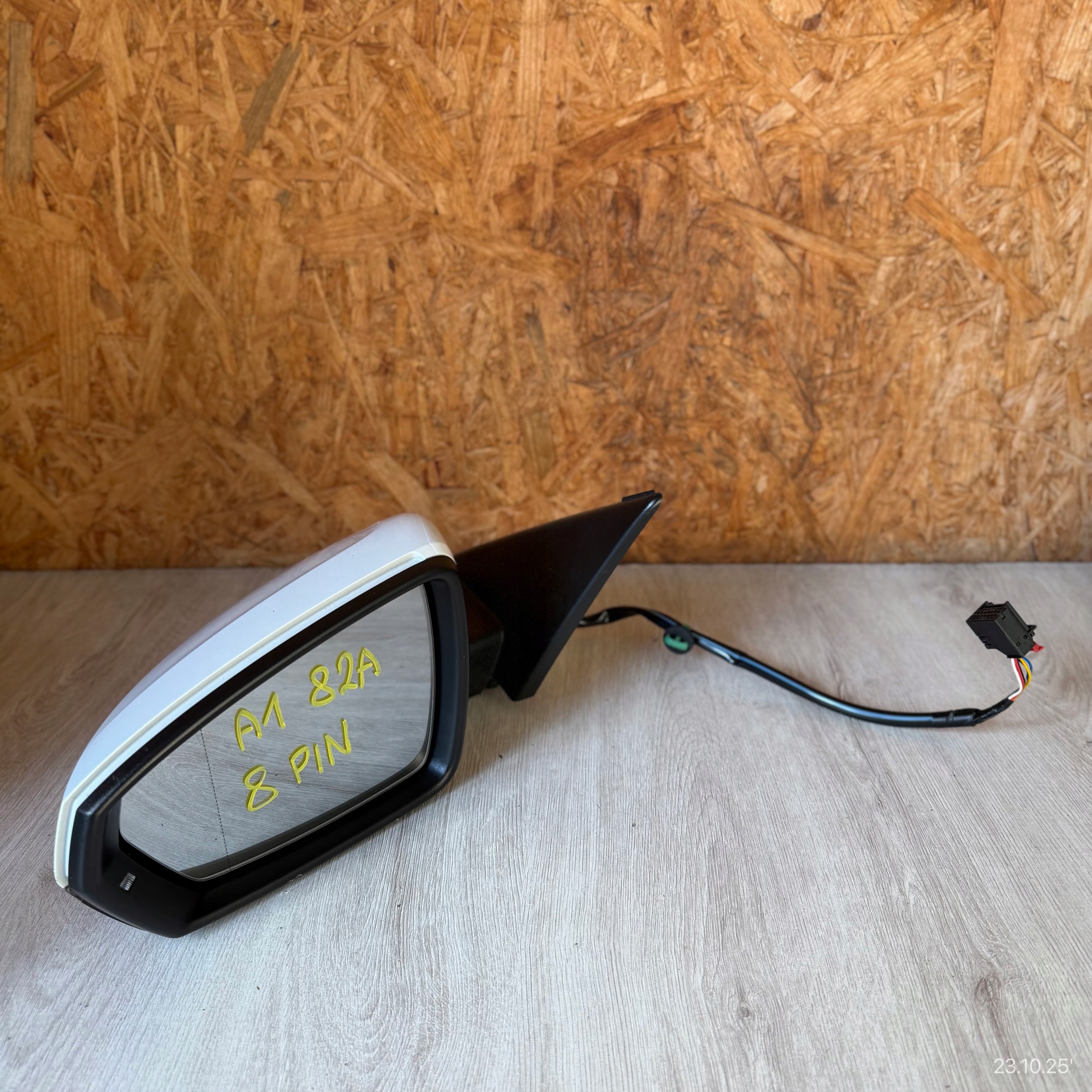 mirror left AUDI A1 82A 8 PIN 2022 ROK